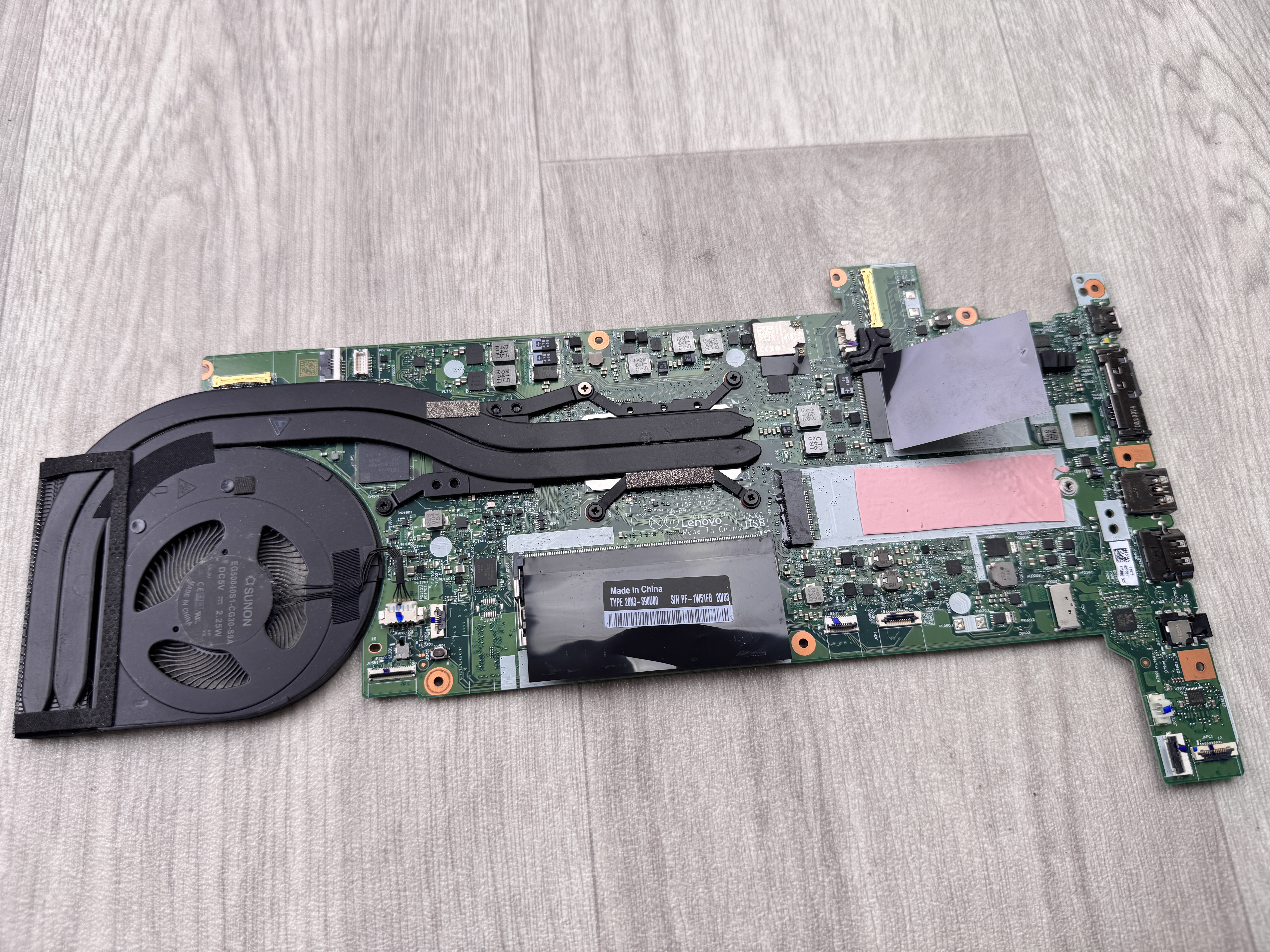 Original Lenovo ThinkPad T490 Moderkort Core i7-8665U 16GB GeForce MX250 2GB GDDR5