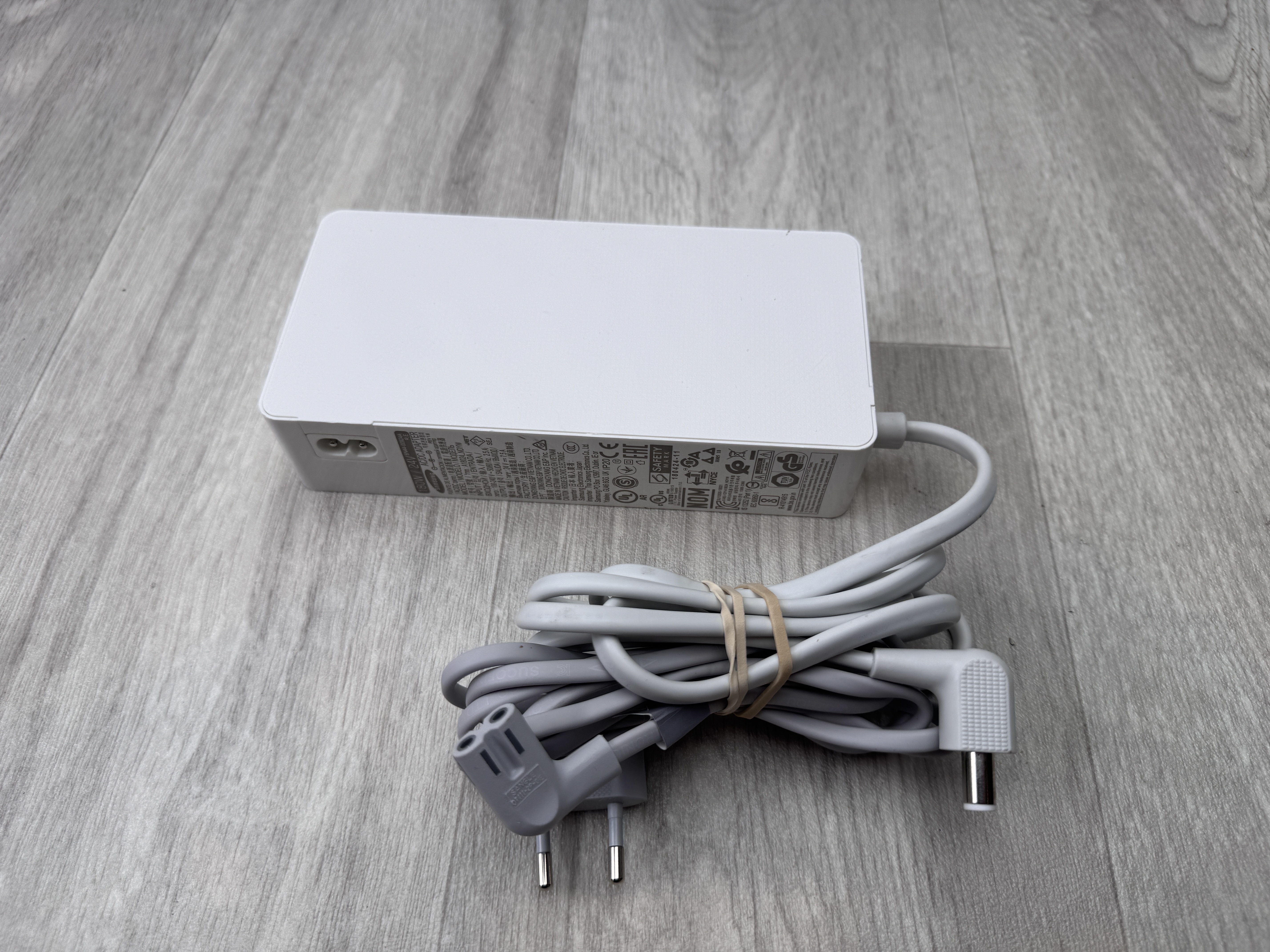 Original Samsung BN44-00924A 180W AC Adapter 24V 7.5A Monitor / Skärm / TV