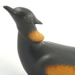 Gunnar Nylund (1954) Brown Bird with Streamlined Form 25/22 cm (2)