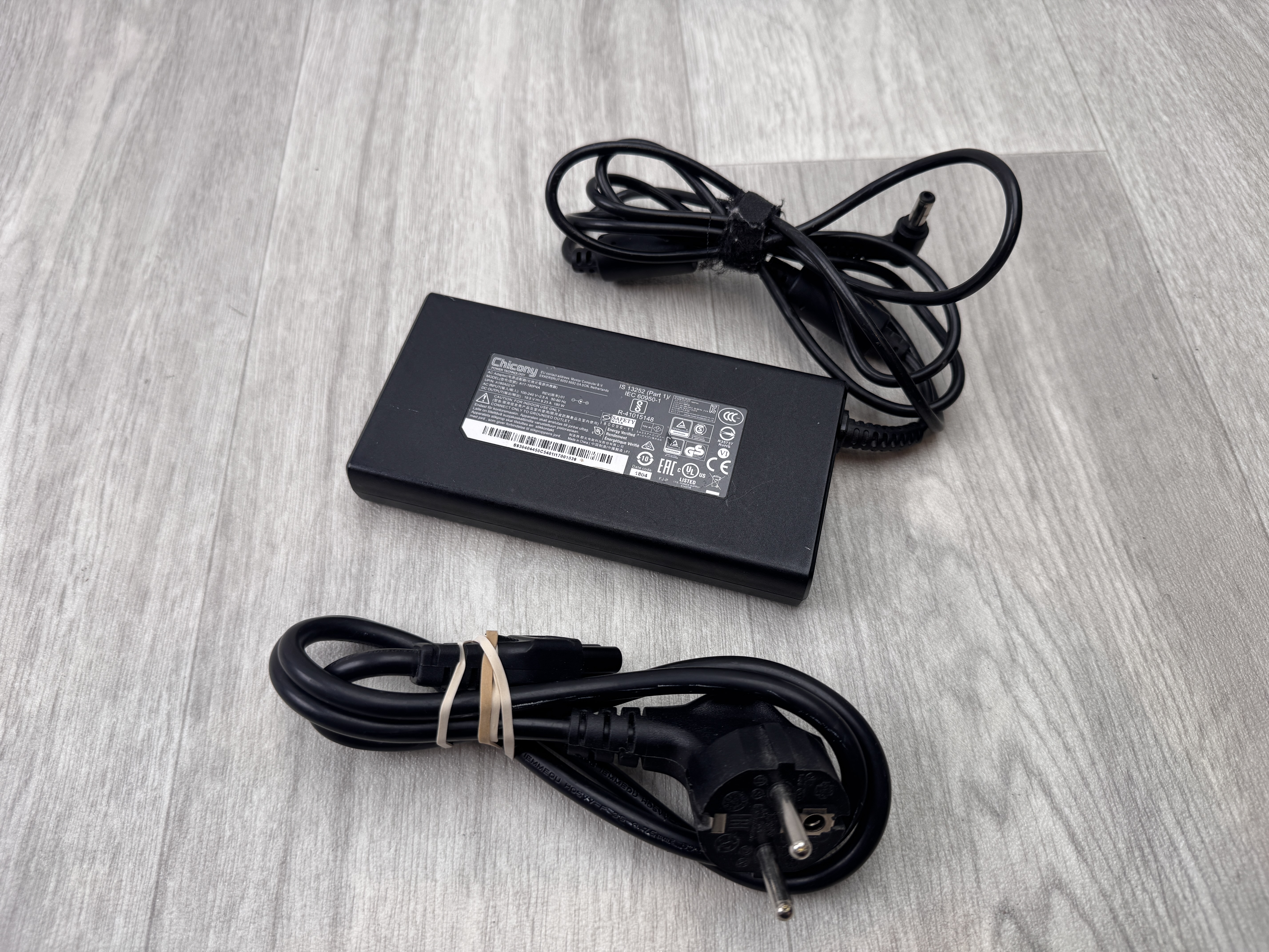 Original 180W MSI Laddare AC Adapter Chicony A17-180P4A 19.5V 9.2A 5.5x2.5mm