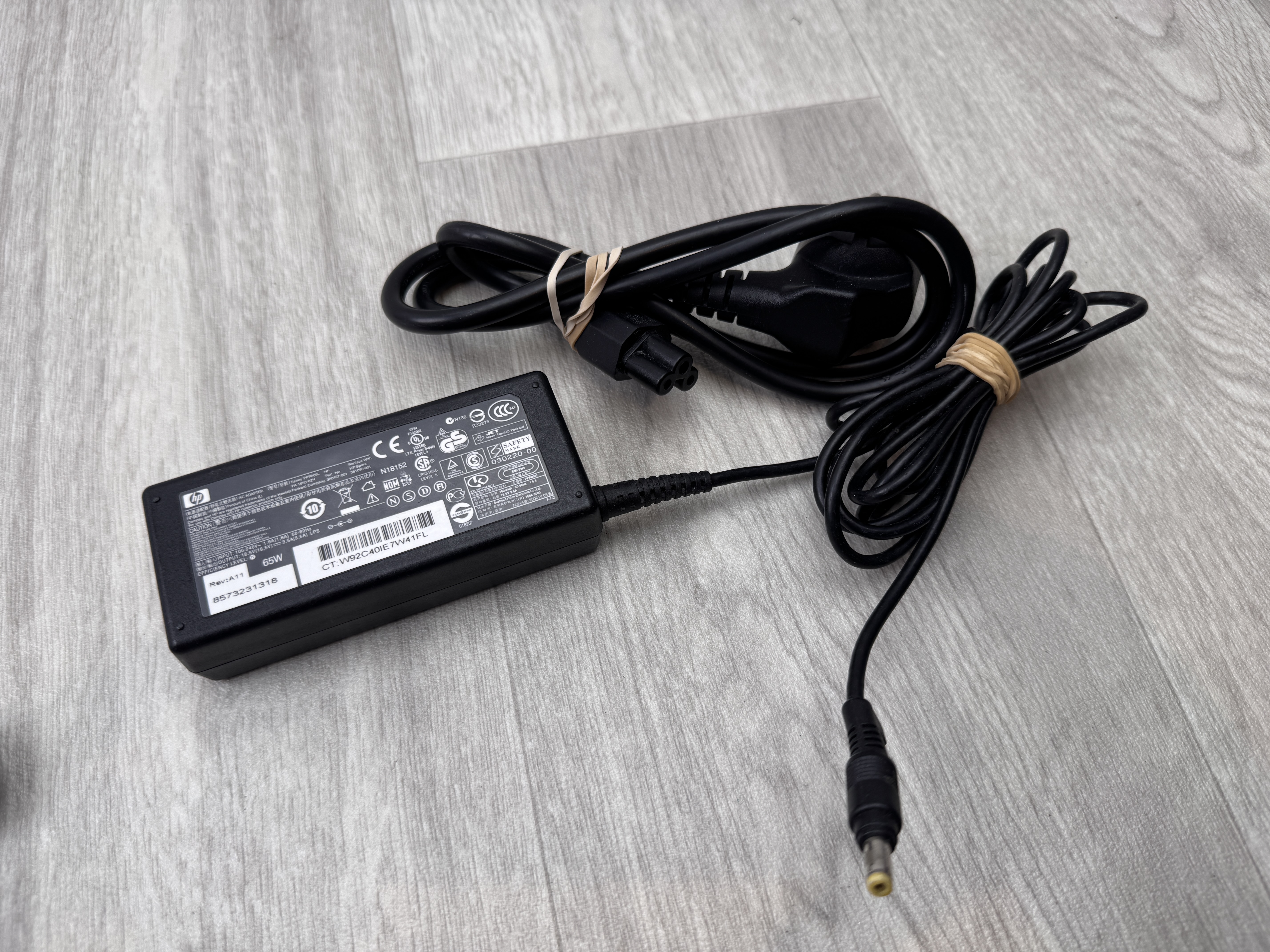 Original HP 65W AC Adapter / Laddare 18.5V 3.5A PA-1650-02H (VMB*)