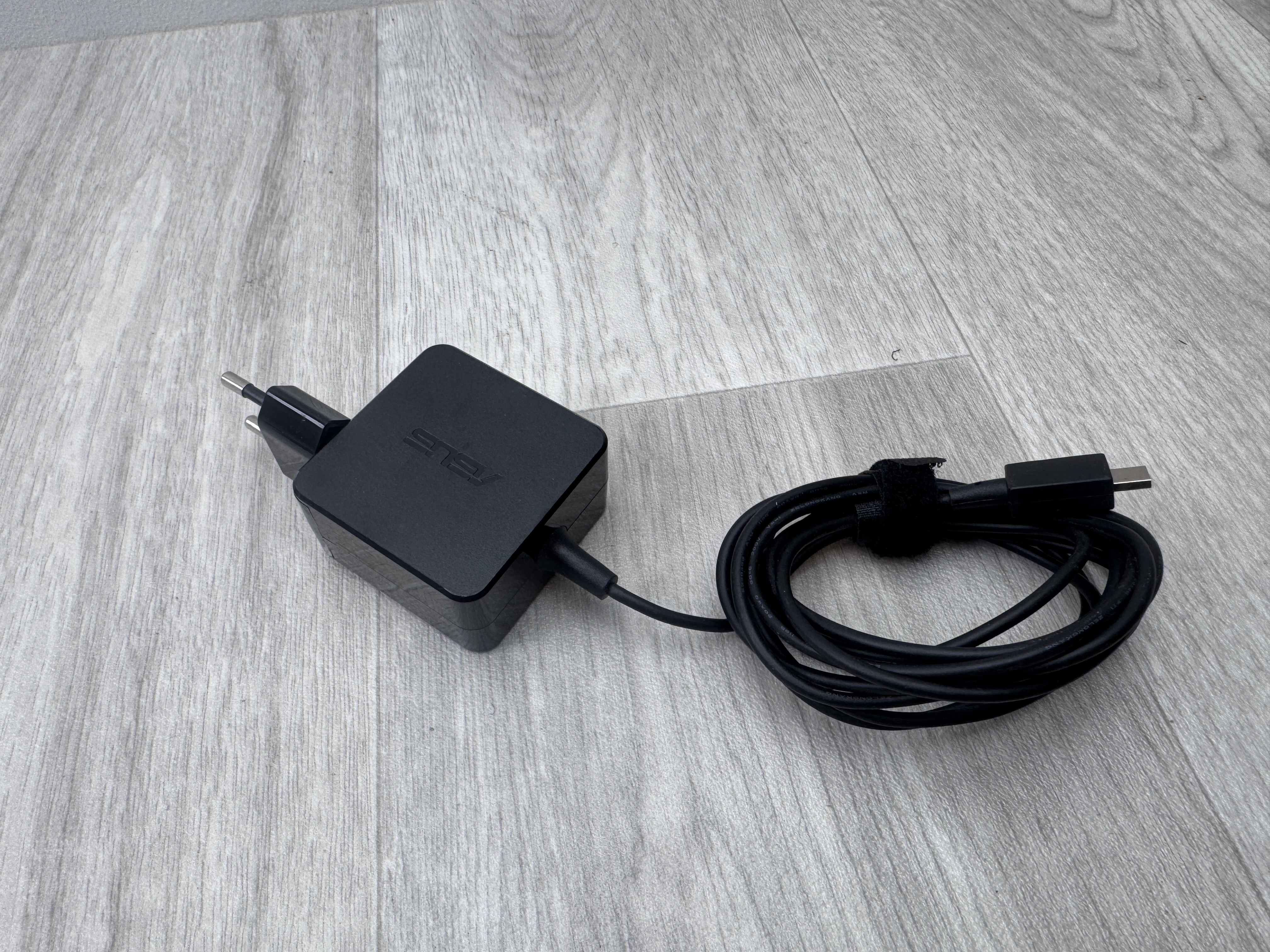 Original Asus AD890326 33W Laddare AC Adapter 19V 1.75A (VMB*)