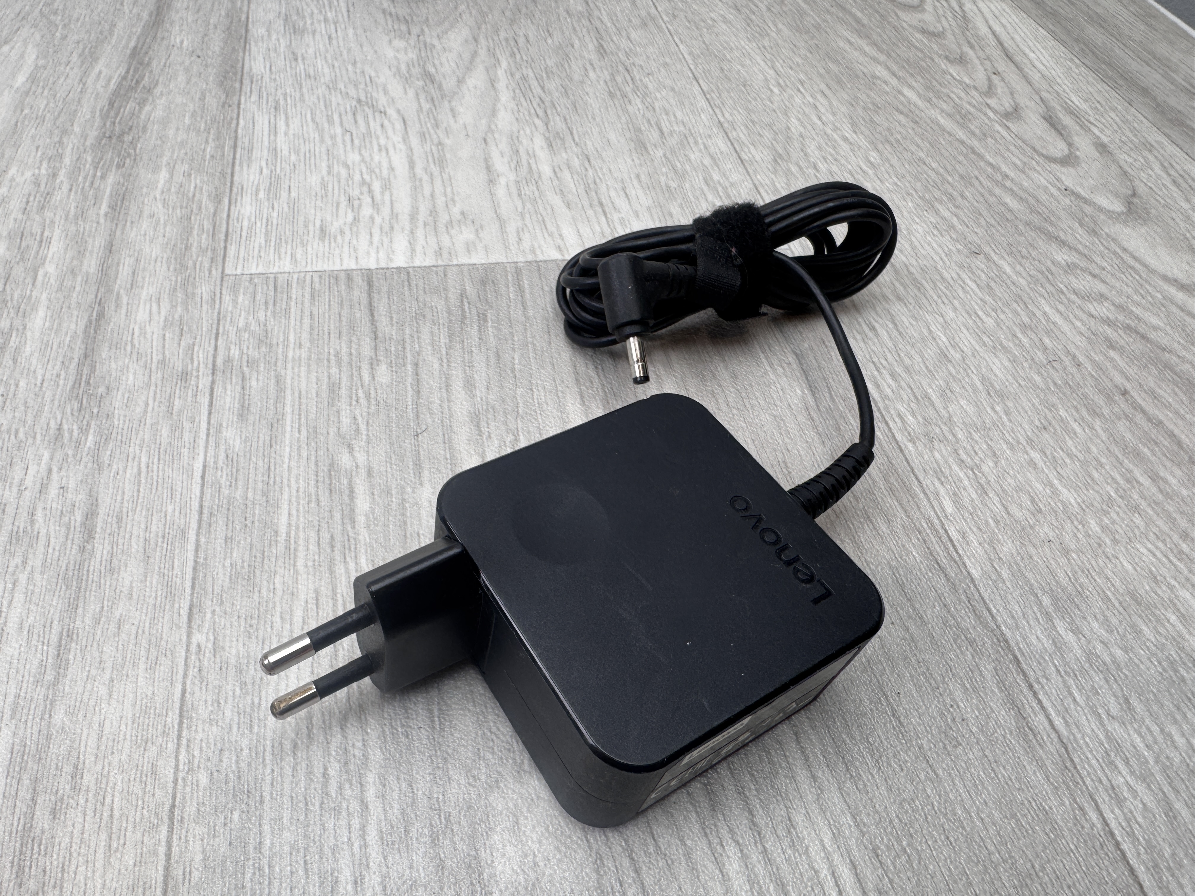 Original Lenovo 45W AC Adapter Laddare 20V 2.25A ADL45WCG FRU 01FR133 (VMB*)