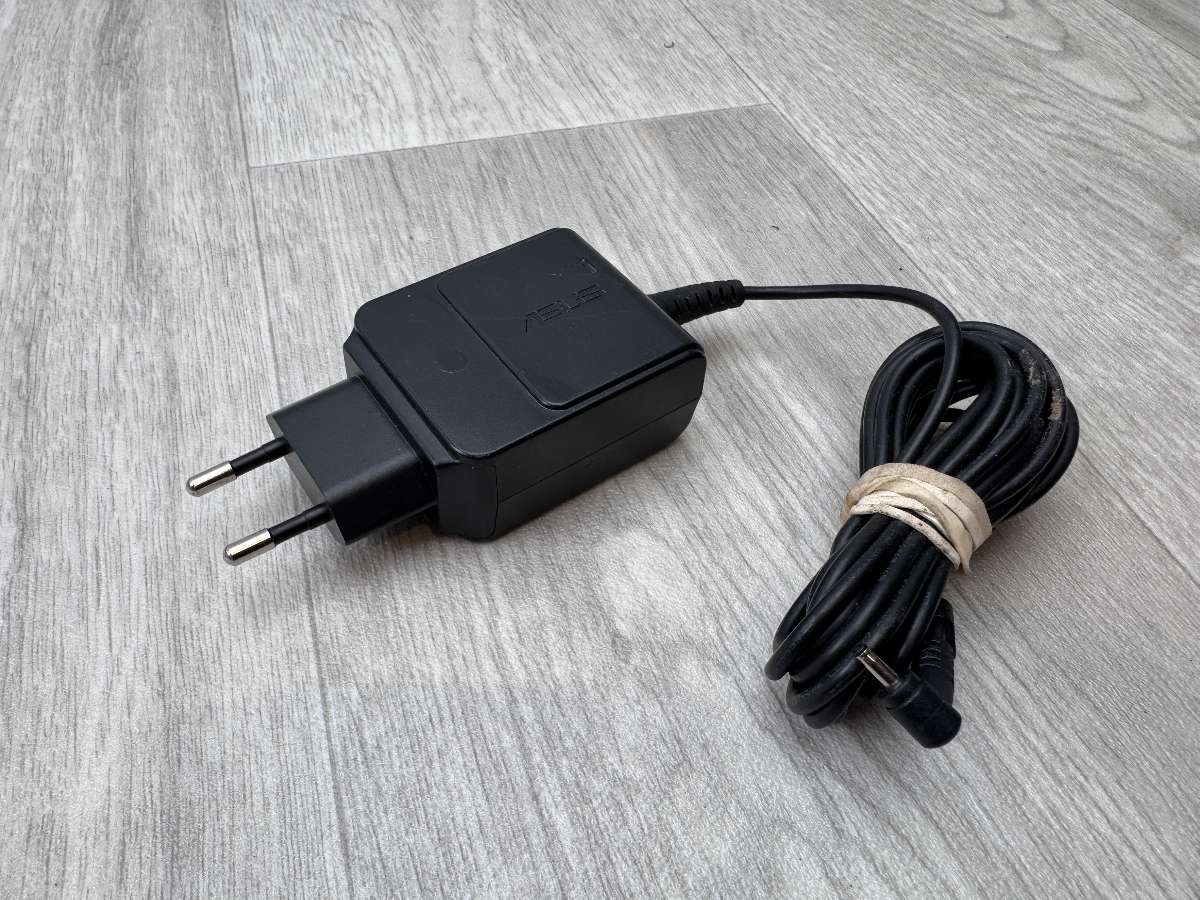 Original Asus AC Power Adapter 30W Charger 19V 1.58A för ASUS Eee (VMB*)