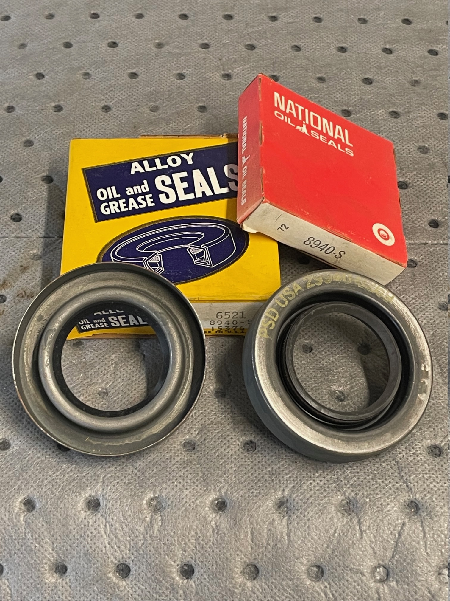 National Seal 8940S (C/R-15376)