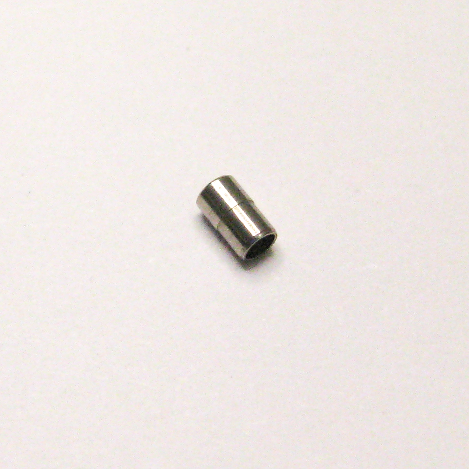 Tub med skuldra. L: 2,7 / 1,2 mm. Ø 1,6 / 1,5 mm. 