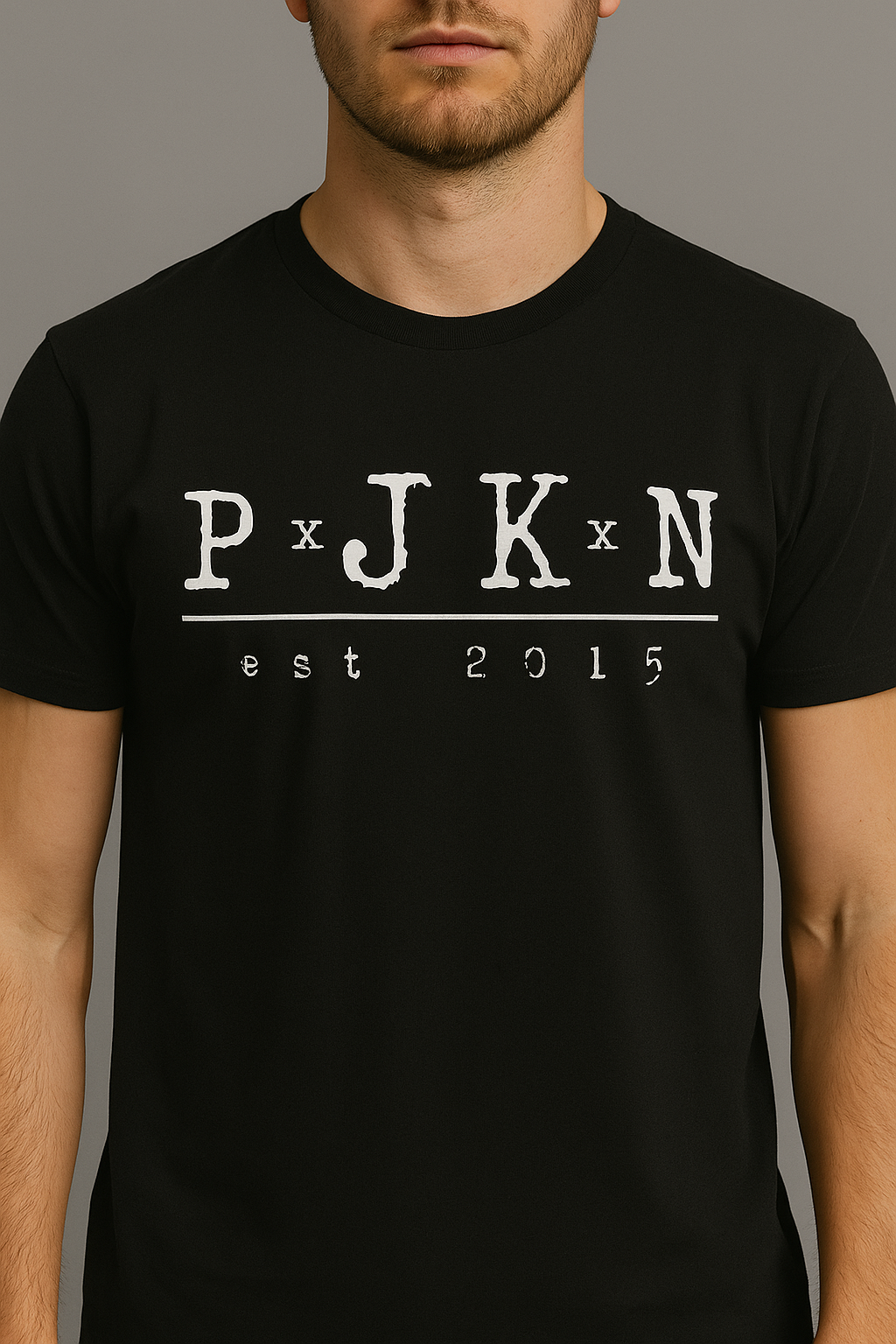 Svart T-shirt – “P x J K x N” Edition