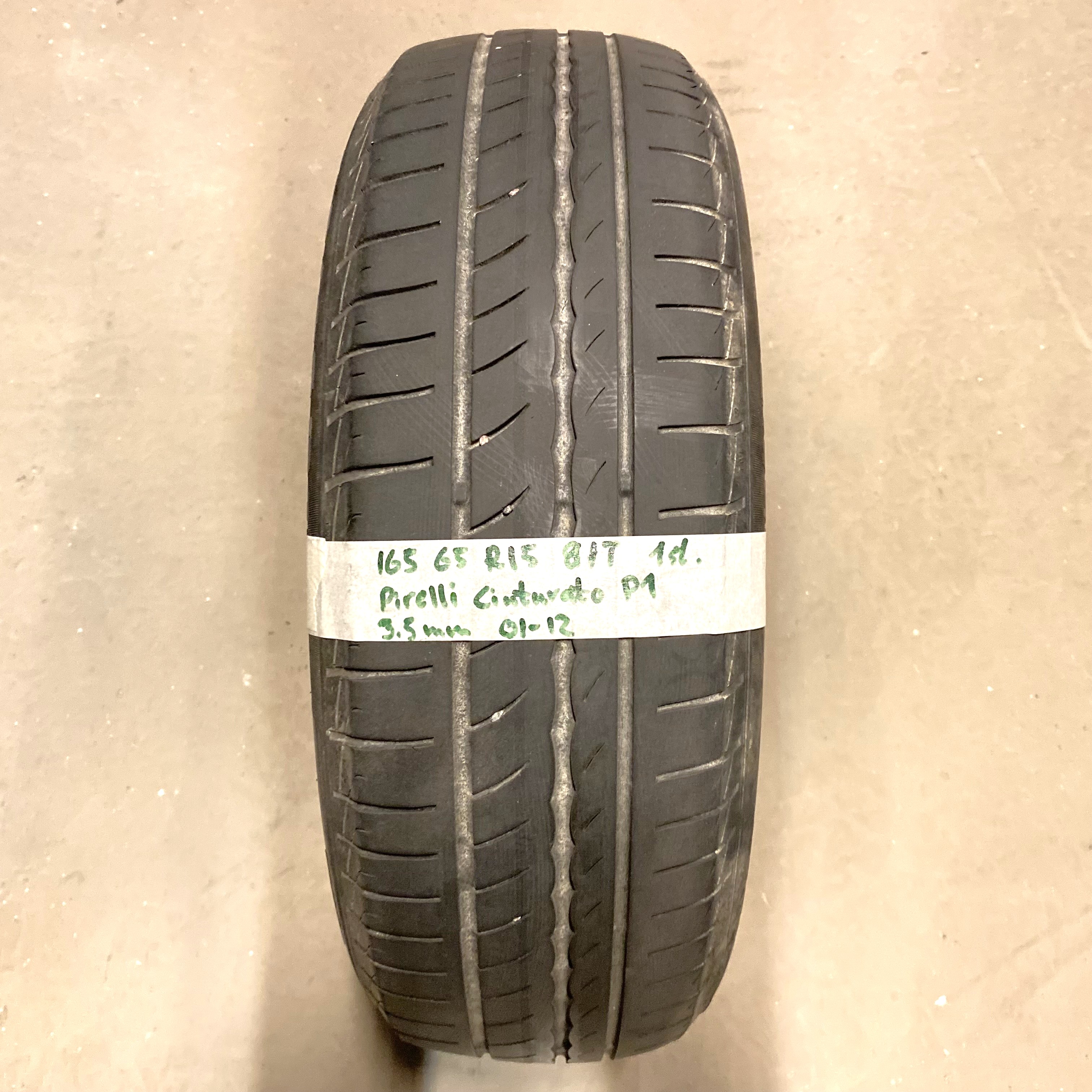 15" BEGAGNAT SOMMARDÄCK | 1 st 165/65 R15 81T Pirelli Cinturato P1 | V01-12 | 3.5 mm | G-2