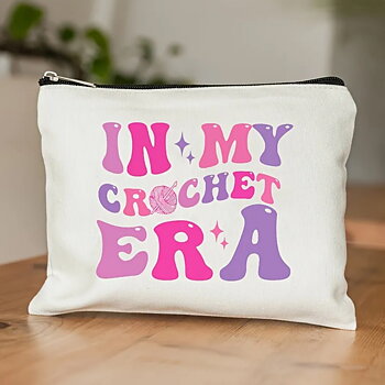 Virknålsfodral "In my crochet era"