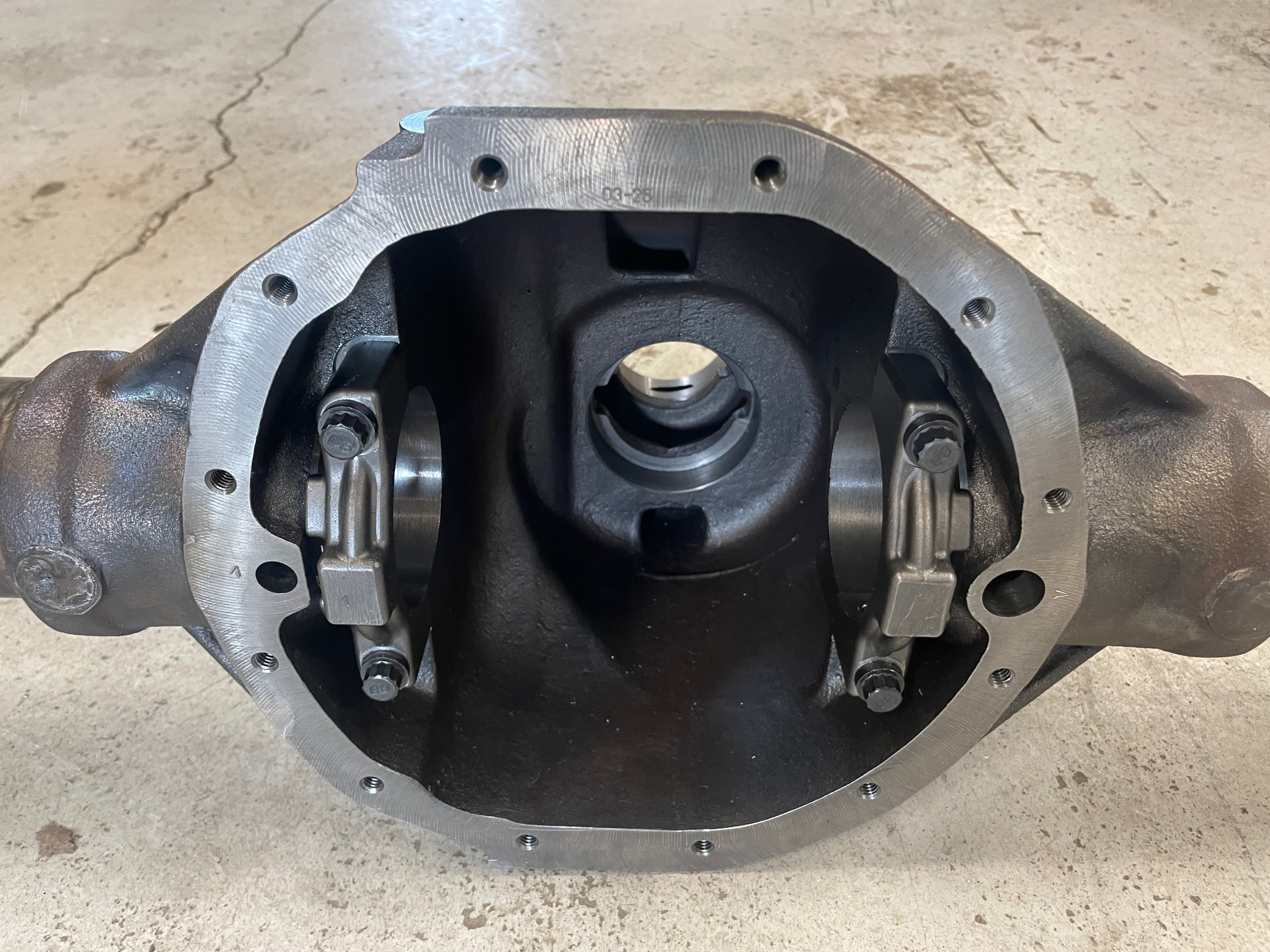 Strange 12 bult Camaro 67-69 & 30 spline drivaxlar. - 2