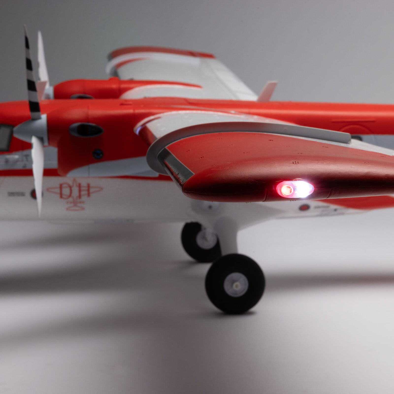 E-flite DHC-6 Twin Otter 1.4m BNF Basic with AS3X+ and SAFE Select - 18
