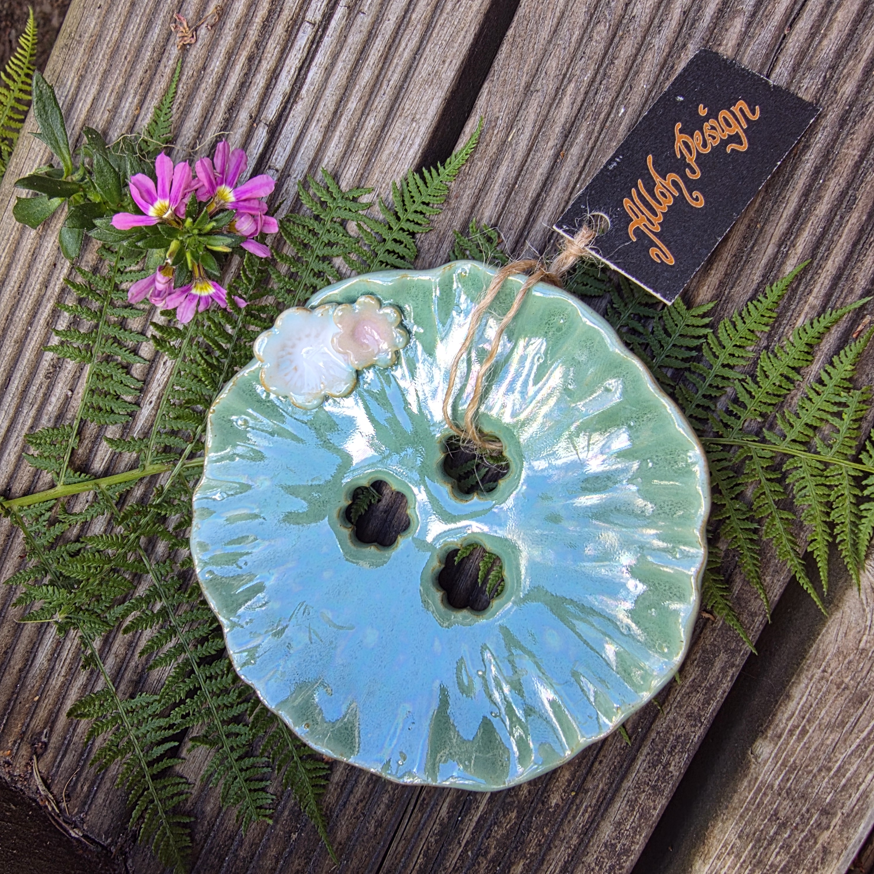 Tvålfat  handgjord i keramik -Alloh Design Grön med blommor