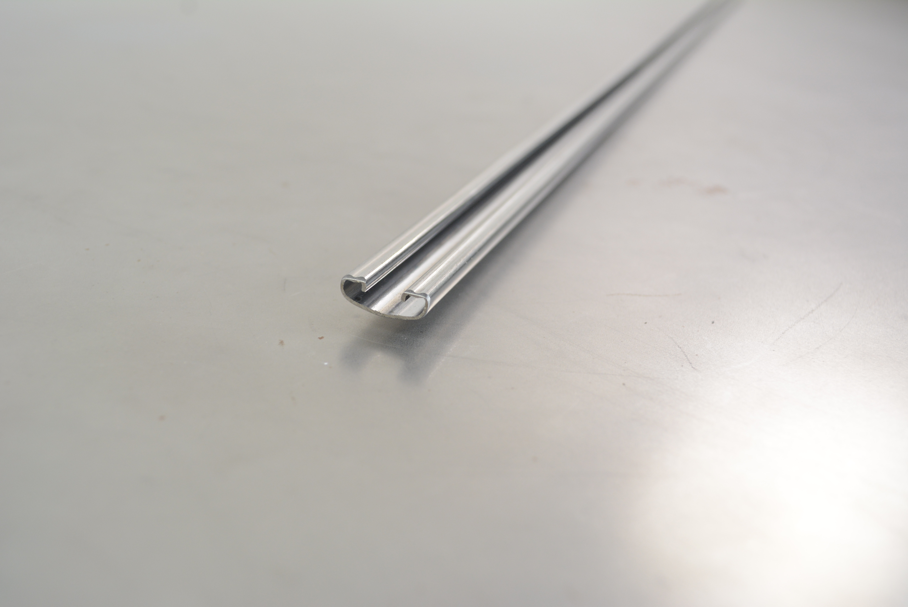 Center Hood Strip/Hinge 33-36 - 2