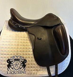 Dressyrsadel Equiline Contest 18"
