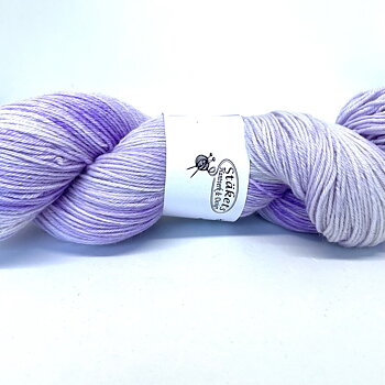 Handfärgad Stäket Sock ljuslilamelrad