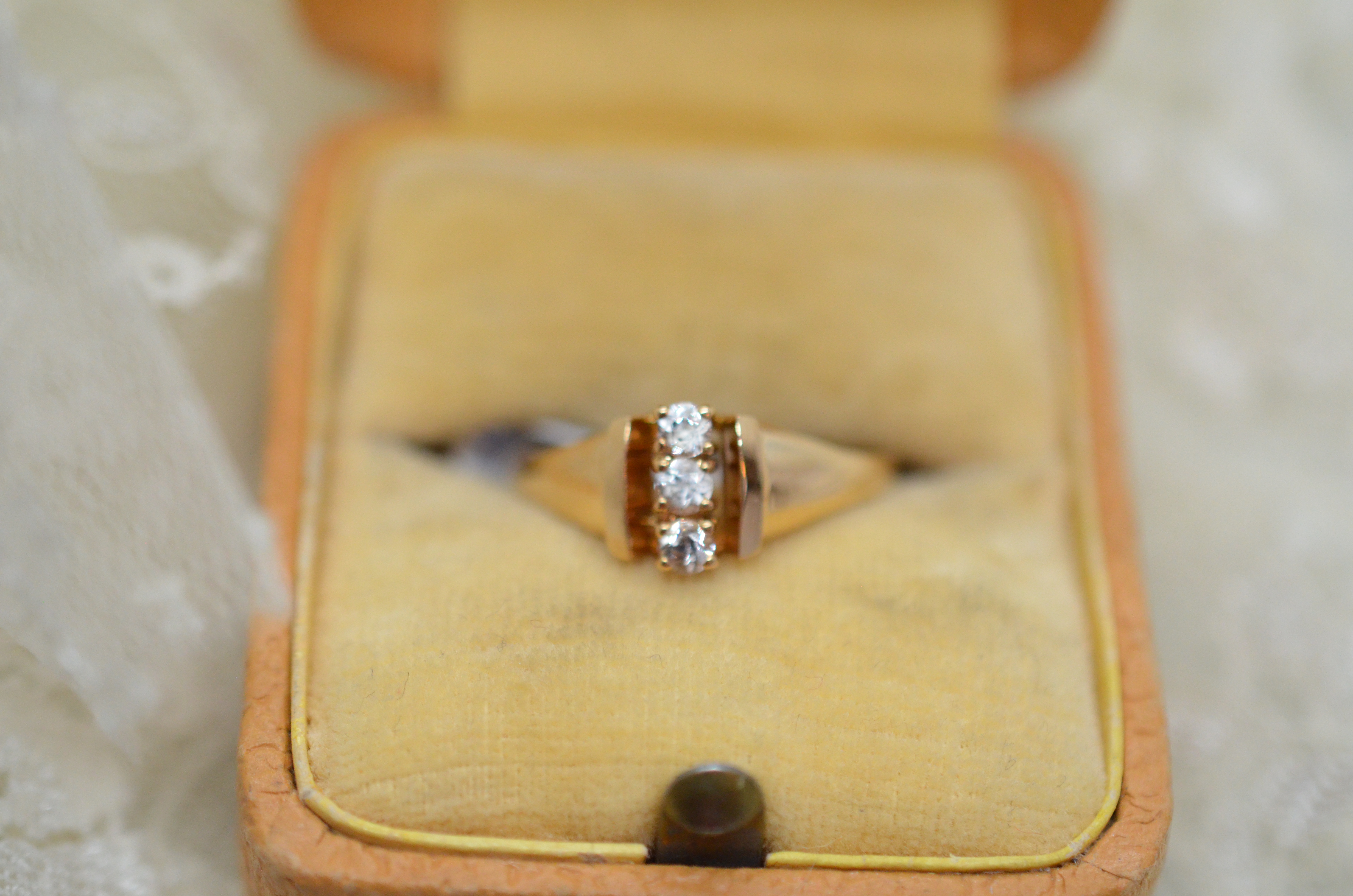 Vintage 18k ring with cz - 2