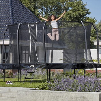 Salta First Class rektangulär 366x214cm inkl. skyddsnät Svart omlott ingång, Stege Salta