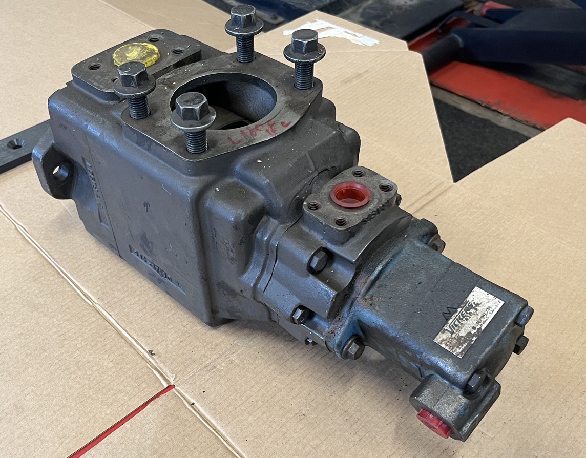 Hydraulic pump 11105197 - 2