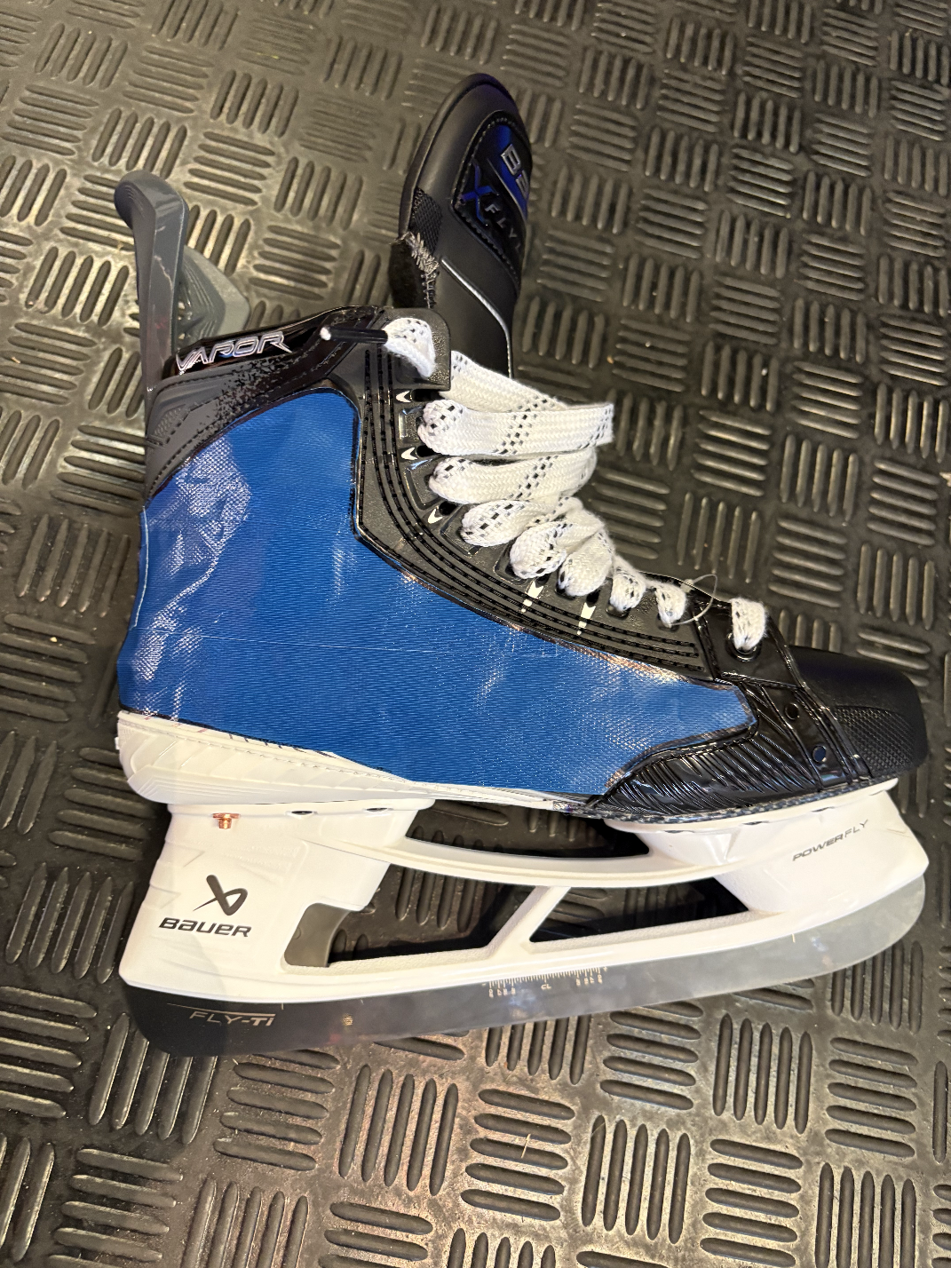 R Shield Carbon skate Protector - 6
