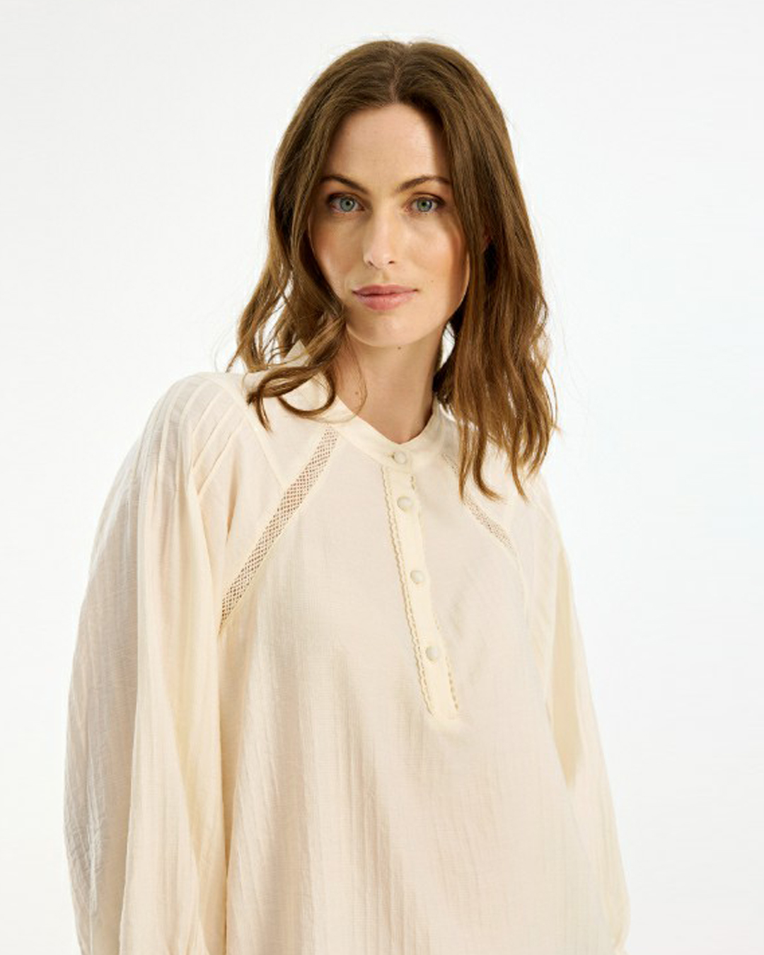 Blus Oline knappar i hals offwhite - 3