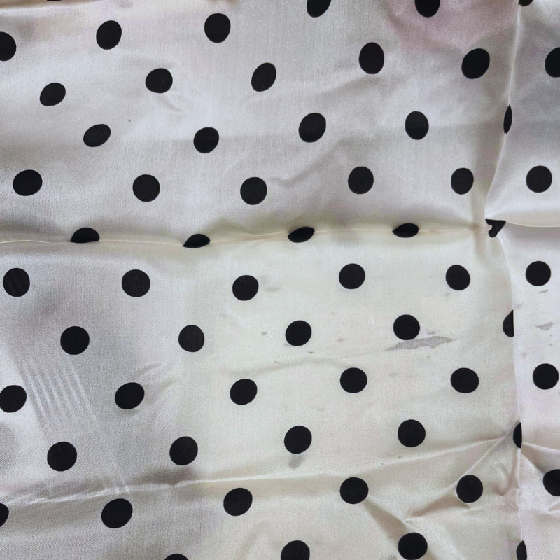 Sidenscarf -Prickig svart/vit- Fyrkant - 2