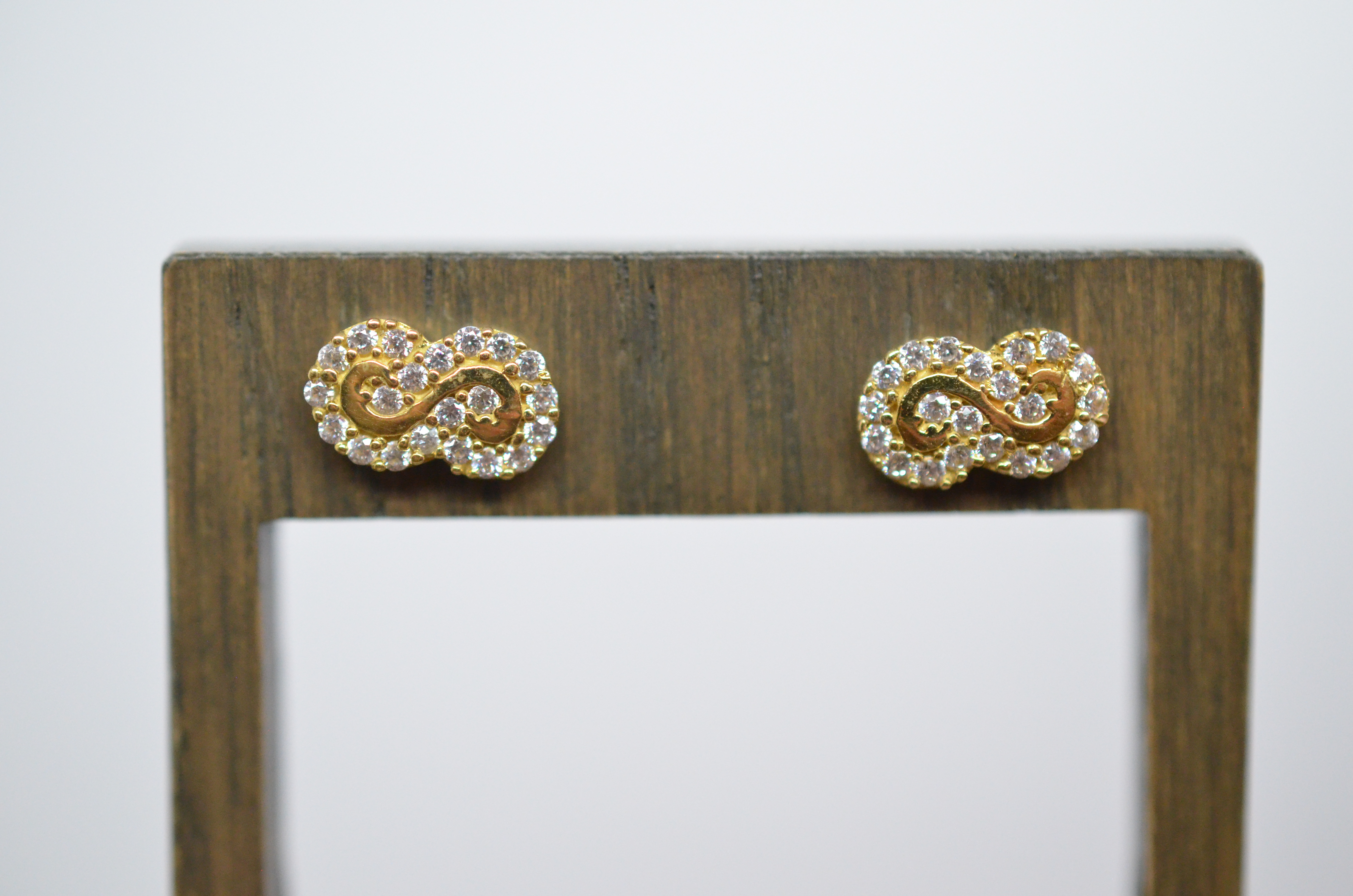 Second Hand 18k earrings with cz