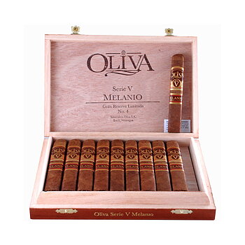 Oliva Serie V Melanio Petit Corona