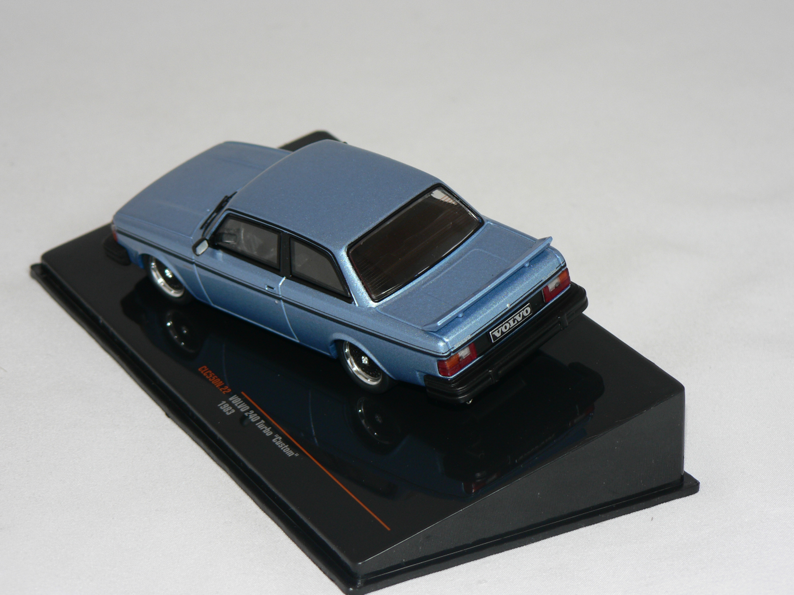 Volvo 240 Turbo  1983 Custom  1:43  IXO - 2