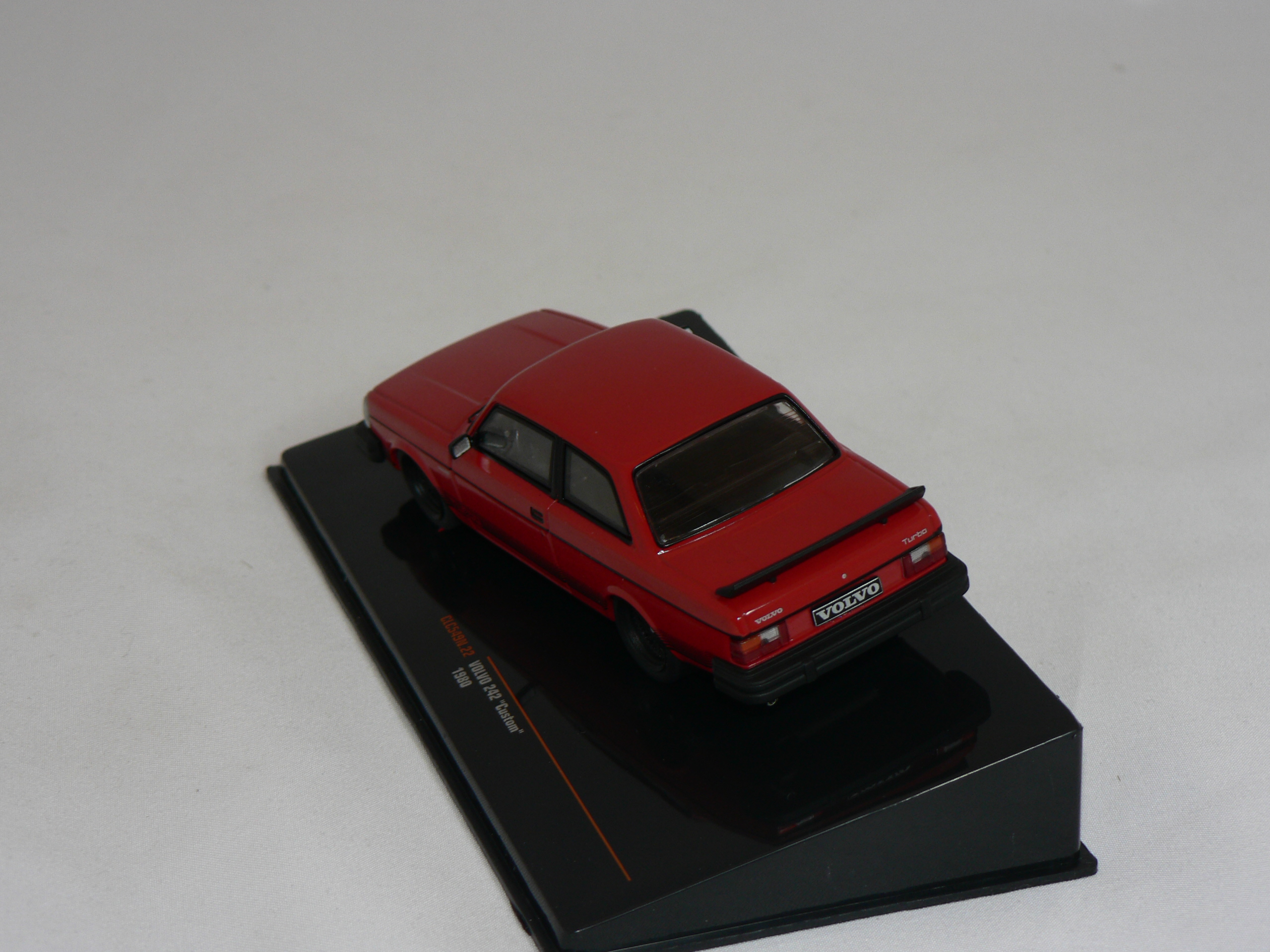 Volvo 240 Turbo  1980  Custom  1:43  IXO - 2