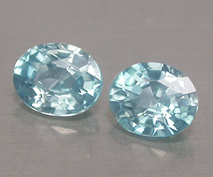 Gemas de circón azul natural calibradas y ovaladas de 5 x 4 mm a juego - 3