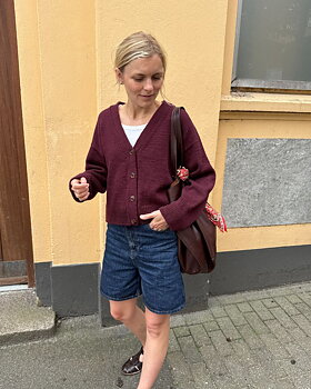 PetiteKnit Scarlet Cardigan (23 m st 3)