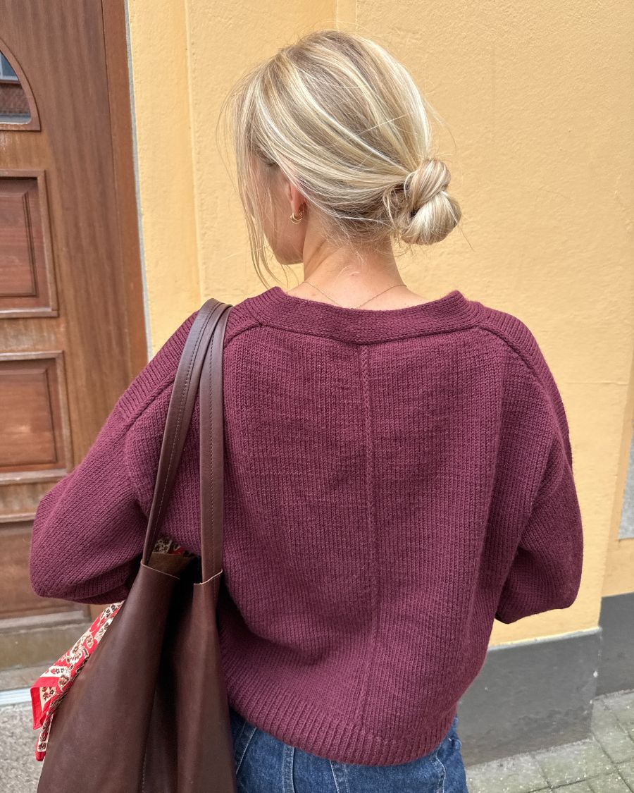 PetiteKnit Scarlet Cardigan (23 m st 3) - 2