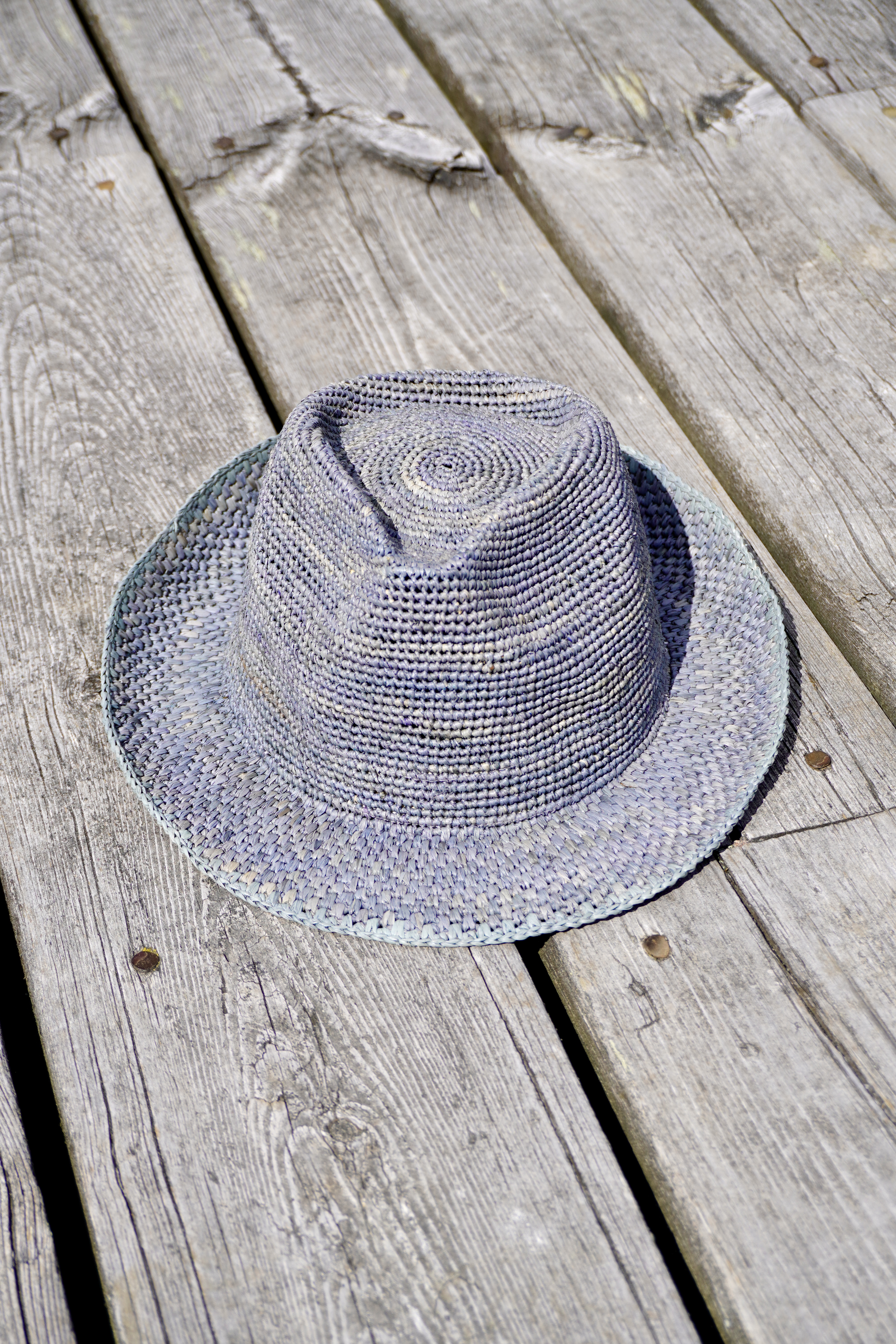 IRO RAFFIA HAT LIGHT GREY 