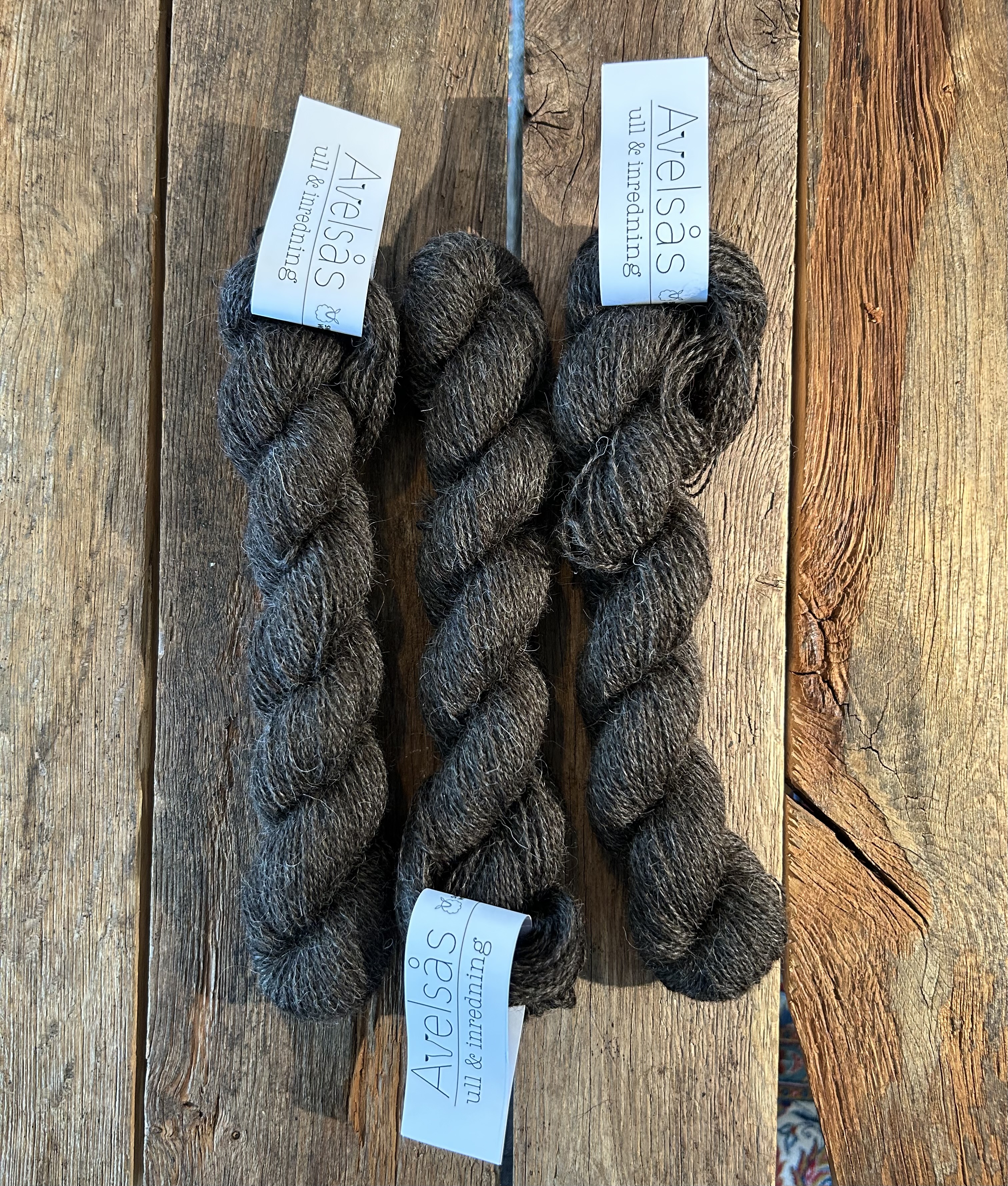  Helsingegarn mörk grå