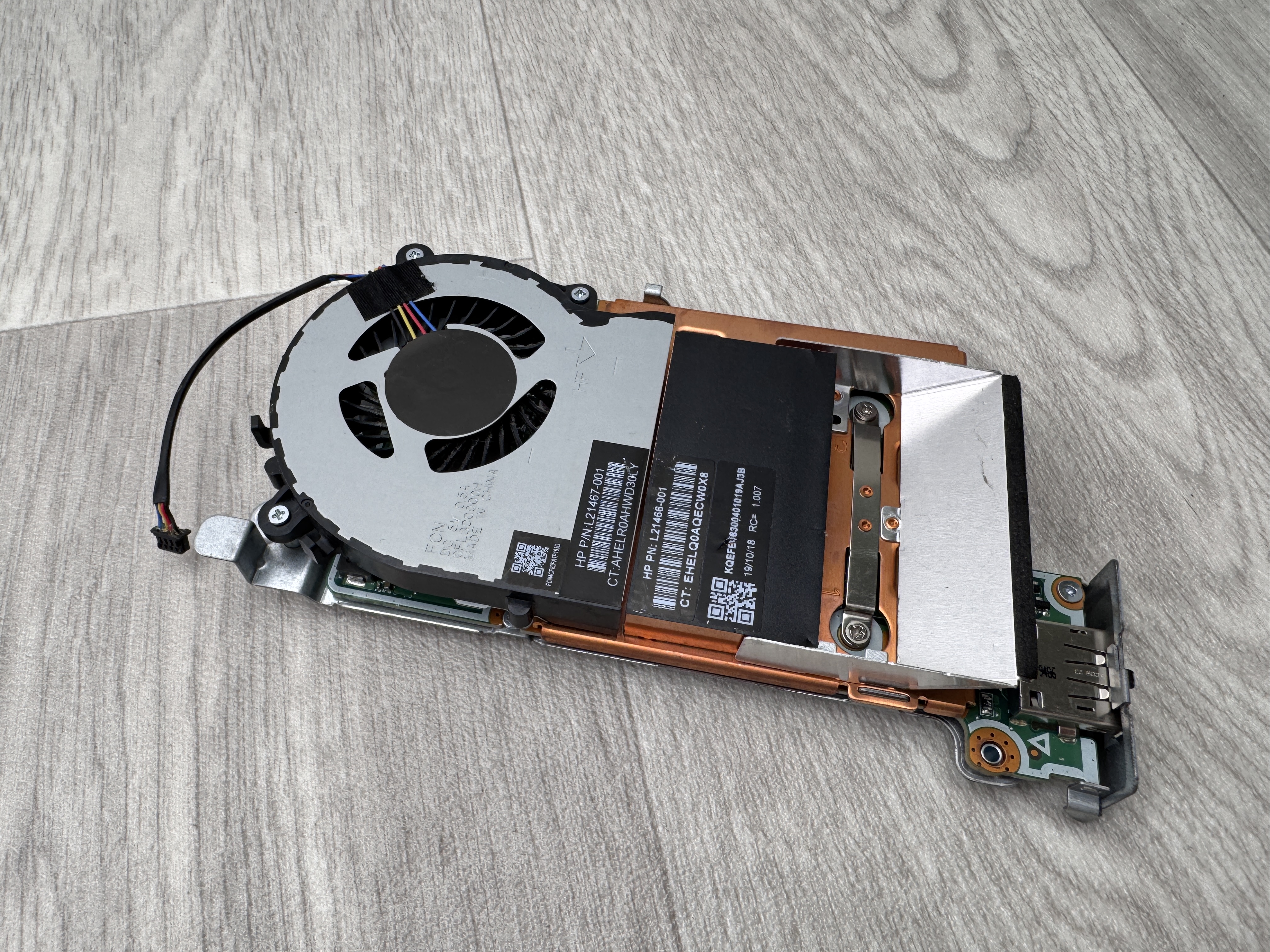 AMD Radeon RX560 4GB GDDR5 dGPU Grafikkort + Coolong Fan w\Bracket för EliteDesk 800 705 G4 G5 DM Mini Datorer (VMB*)