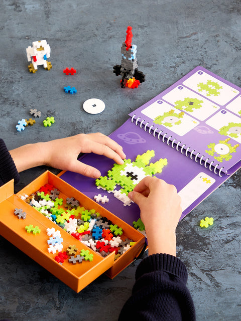 Plus-plus activity pad, Space