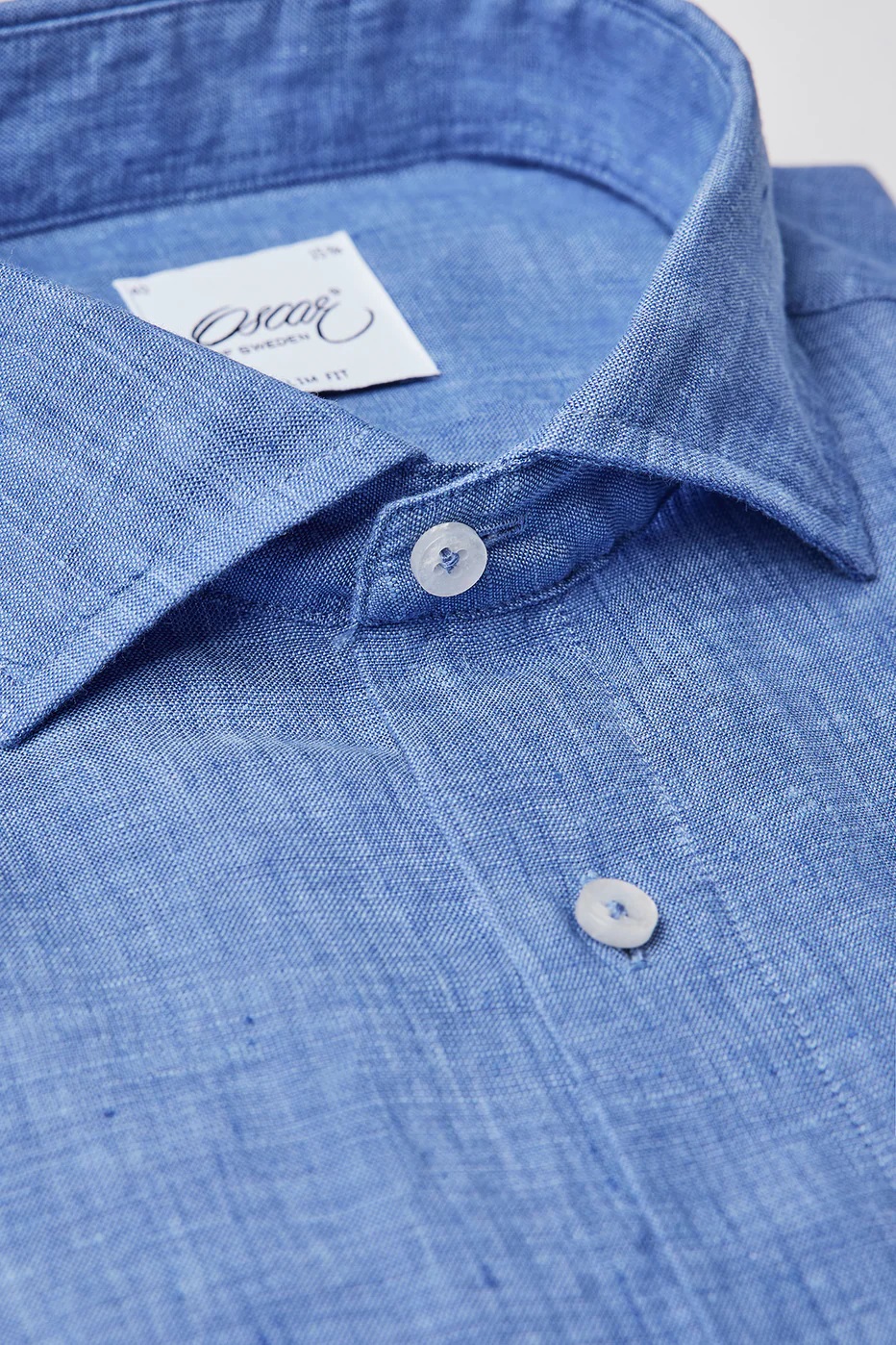 Mellanblå linneskjorta i Slim fit (Oscar of Sweden) (finns i strl 45) - 2