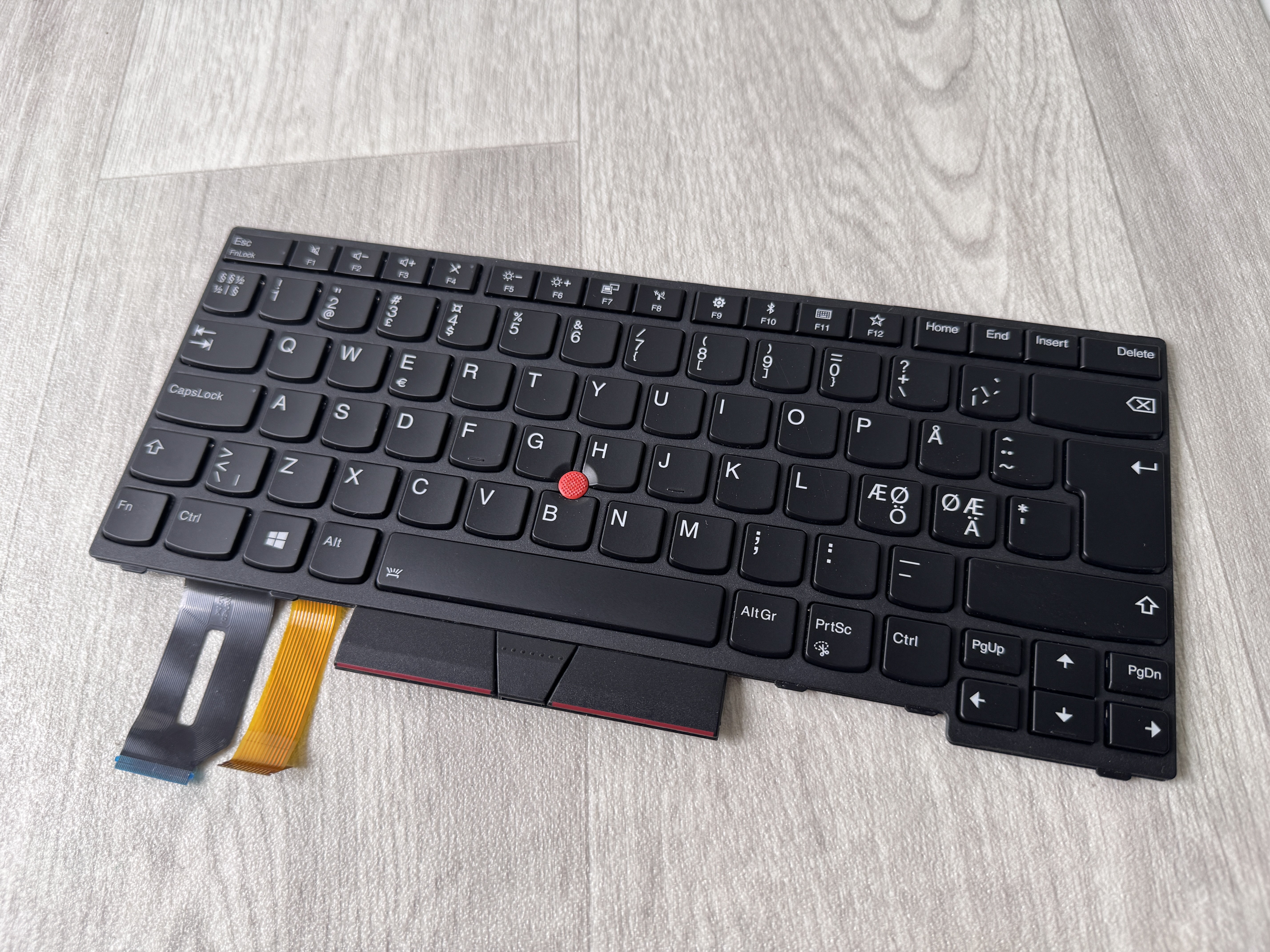 Lenovo Nordic Keyboard Thinkpad E480 E490 L380 L390 L480 T480s T490 P43S Tangentbord FRU 01YP319