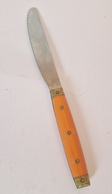 Melon type orange sandwich knife