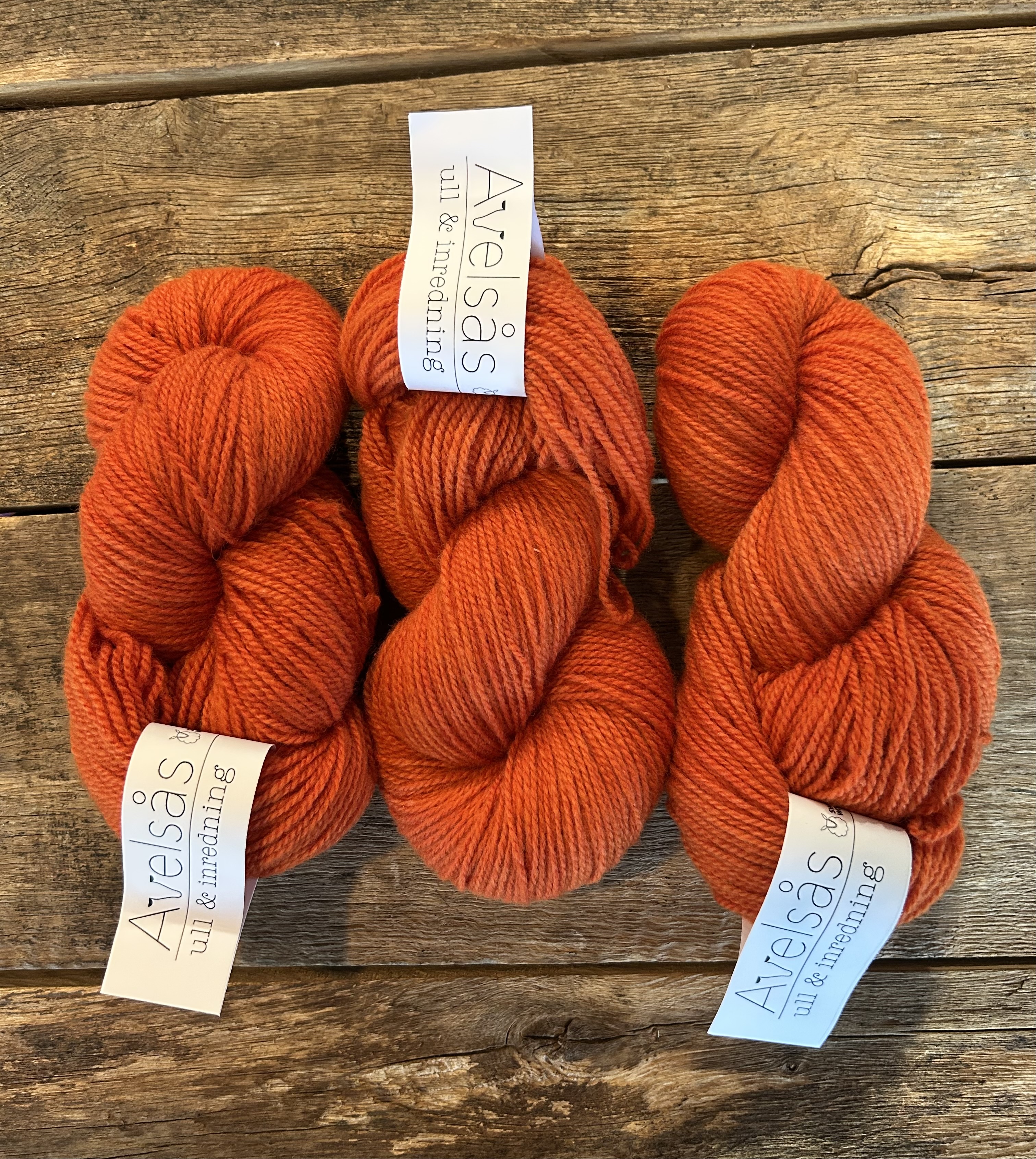 Emperor's Crown 2-ply Jämtland yarn
