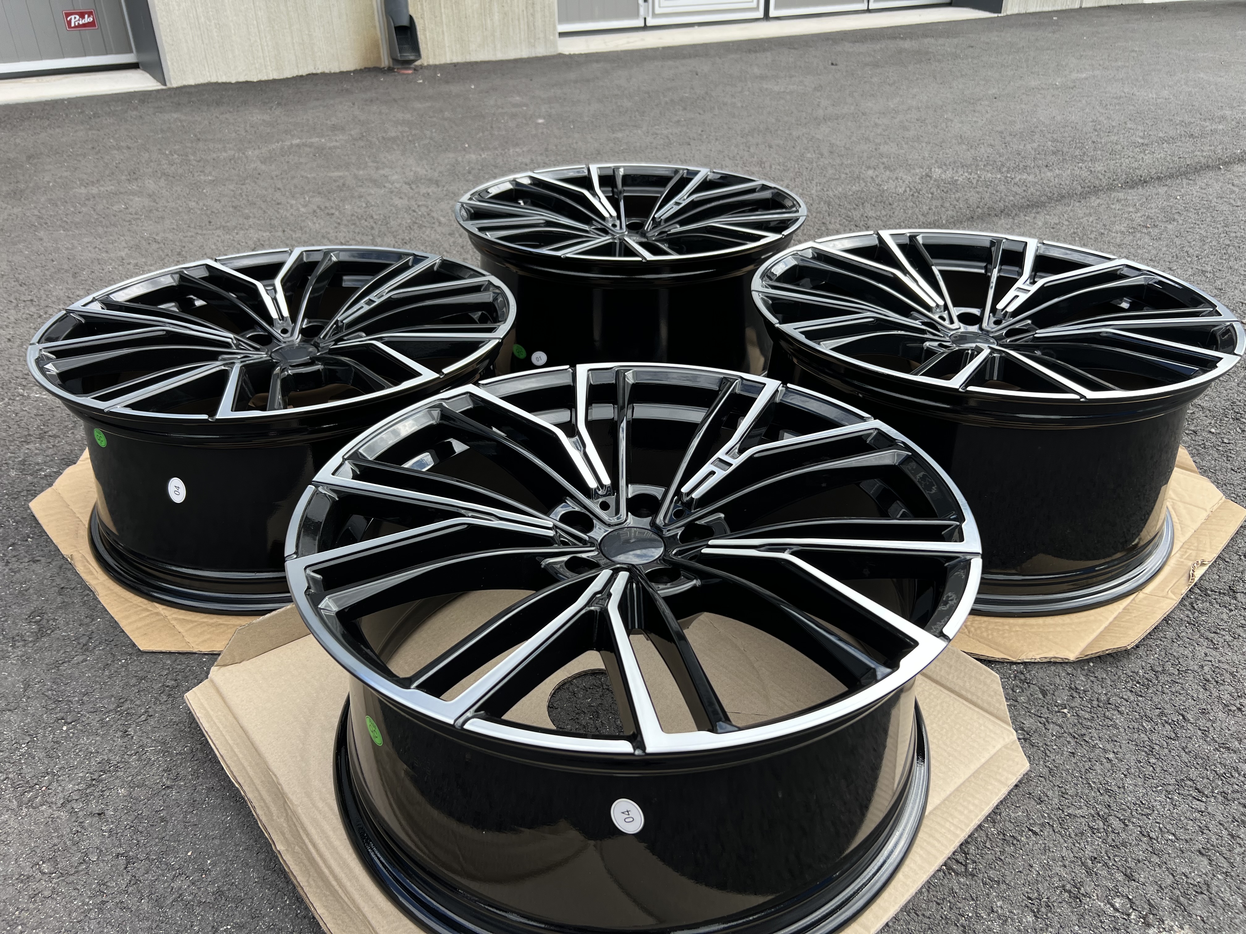 20" BM881 Gloss black/polished 5x112 - 7