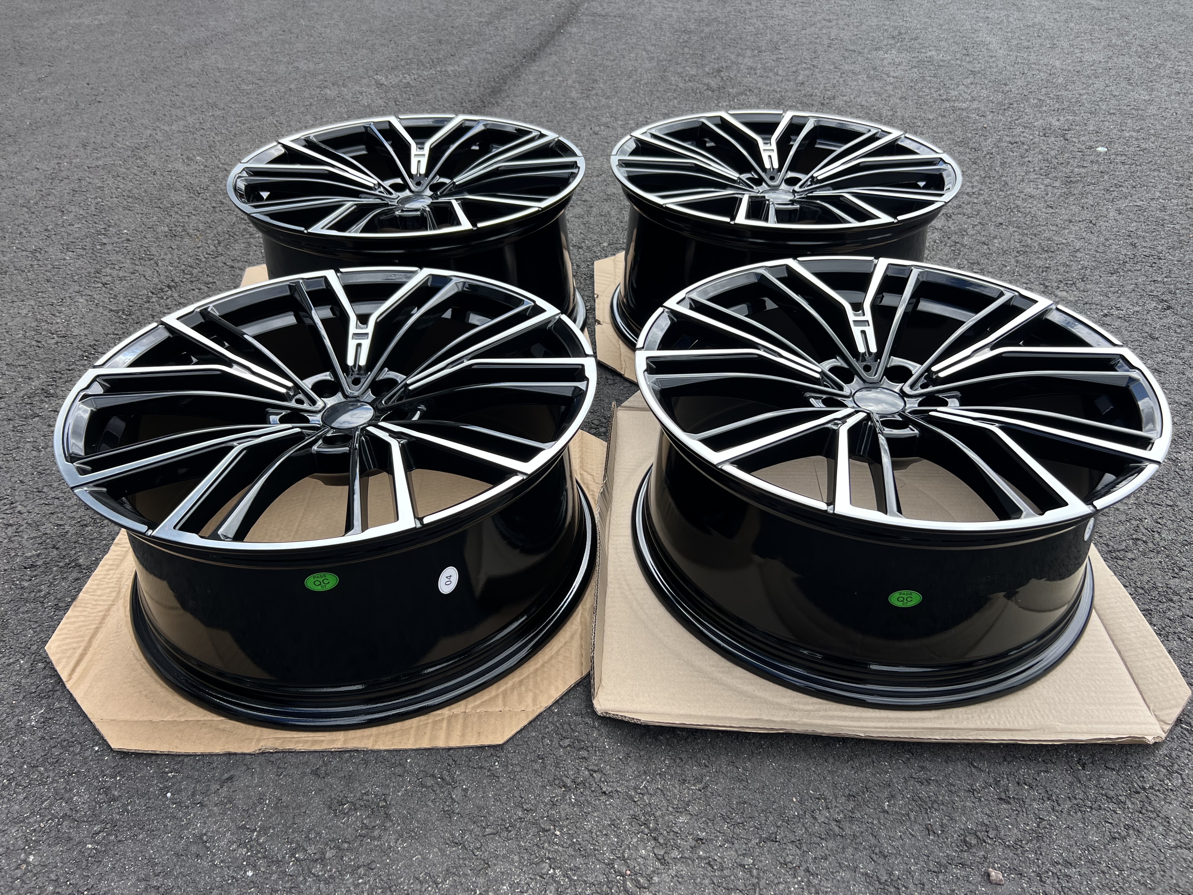 20" BM881 Gloss black/polished 5x112 - 5