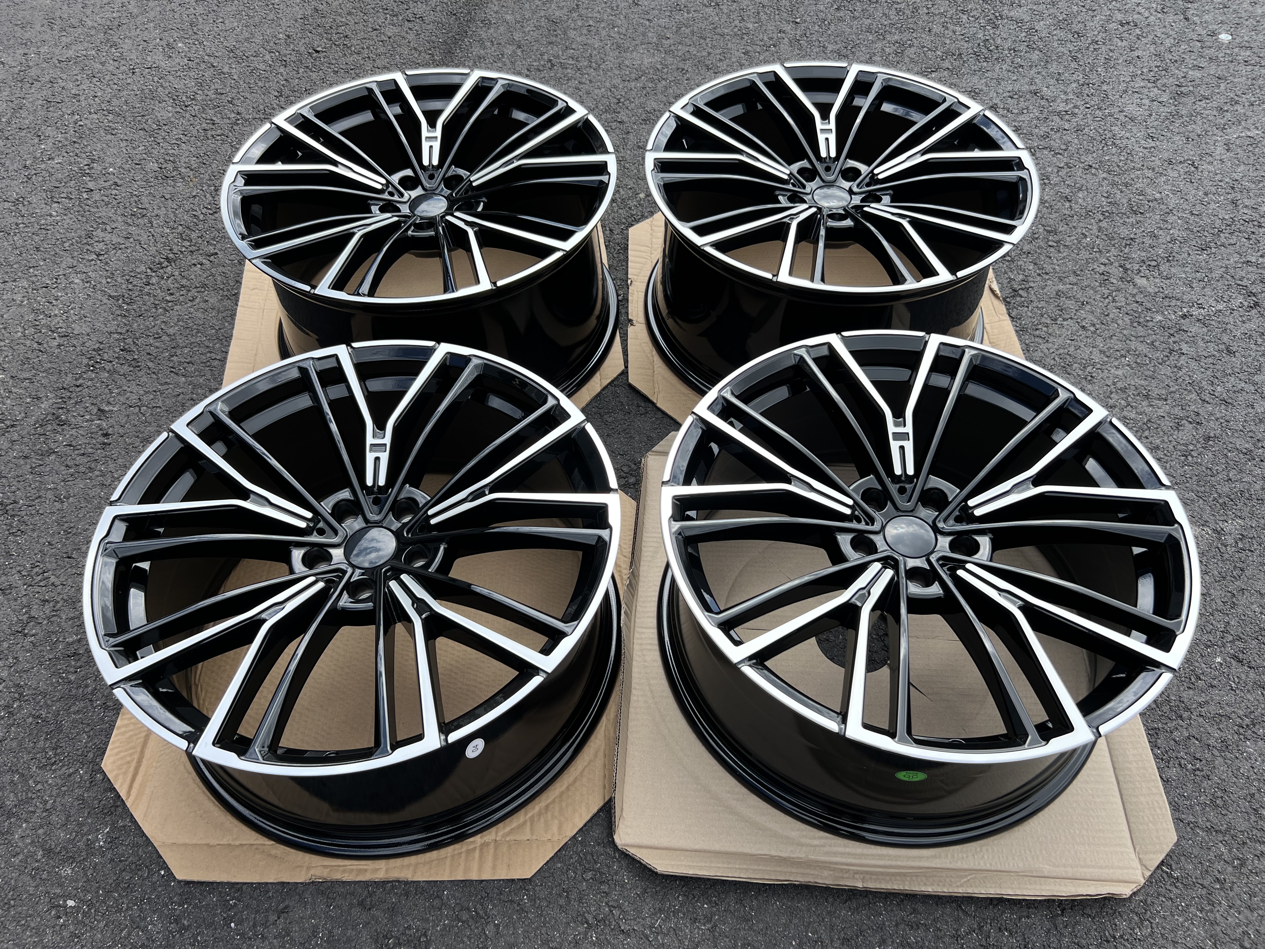 20" BM881 Gloss black/polished 5x112 - 4