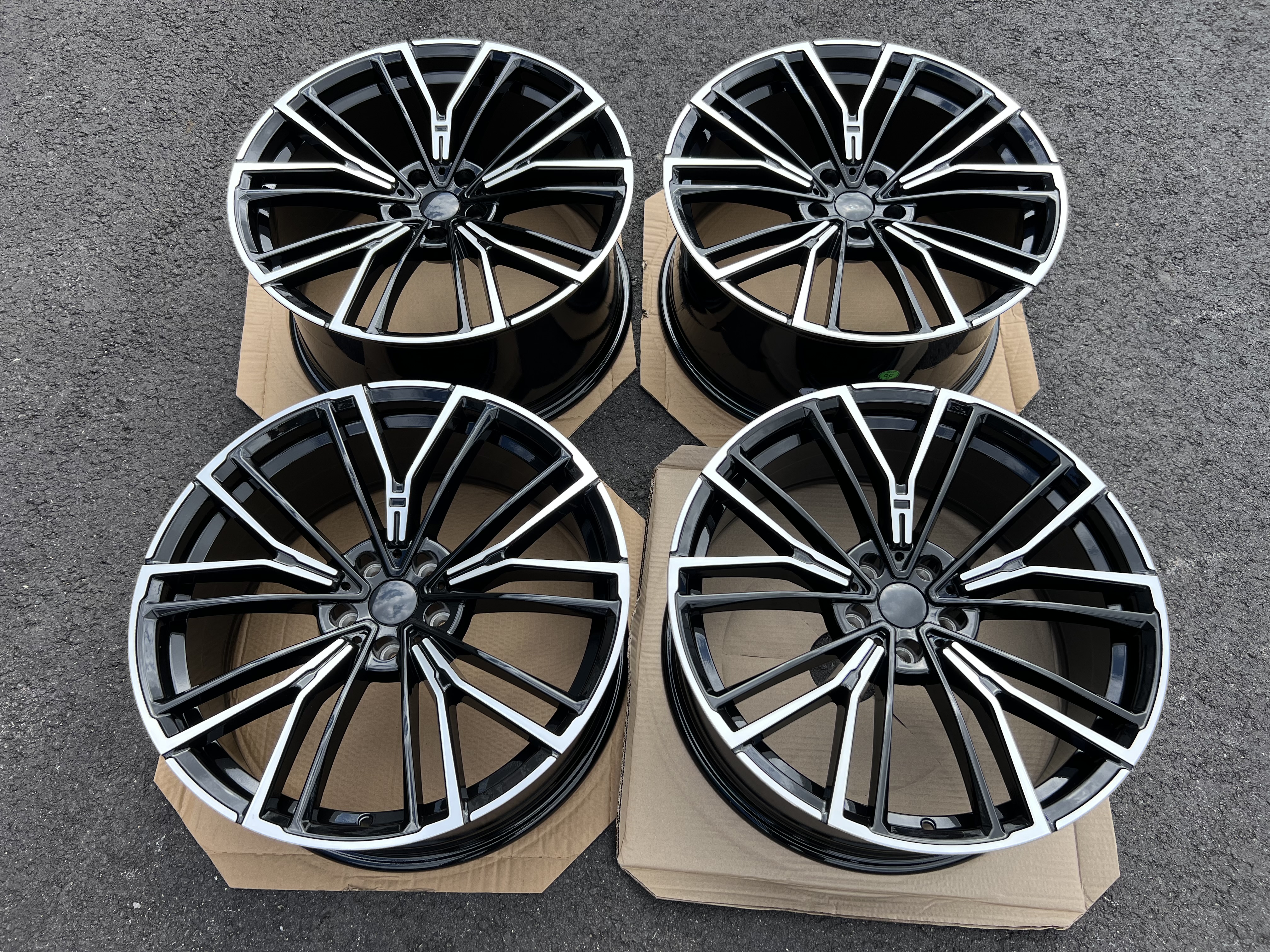 20" BM881 Gloss black/polished 5x112 - 9