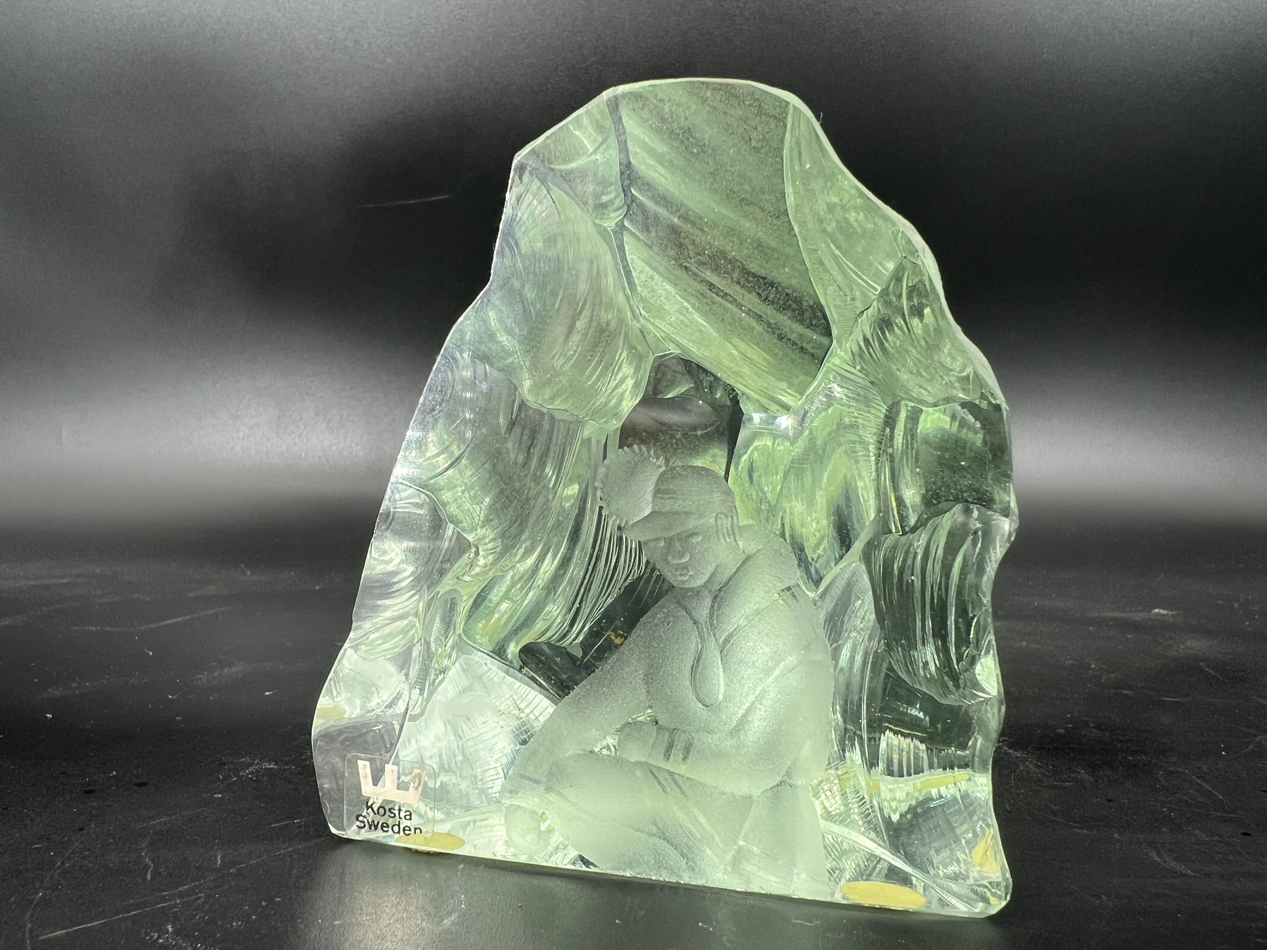 Kosta ,Vicke Lindstrand,  glasblock, ”Same”