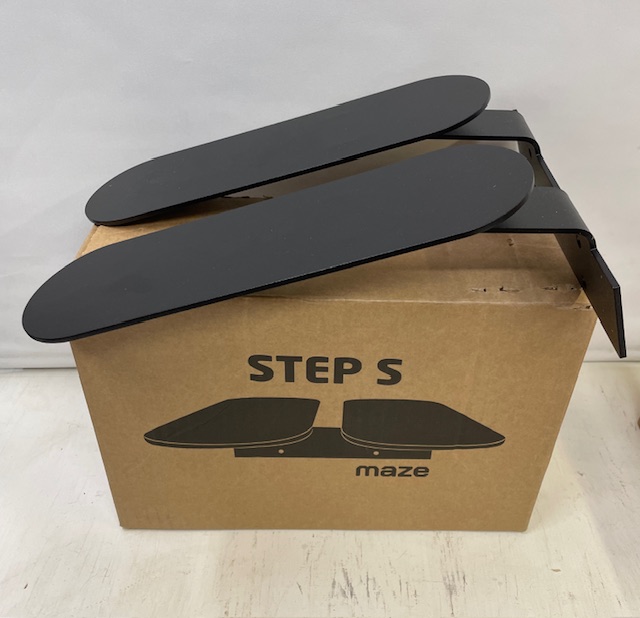 Maze Step skohylla Svart