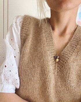 PetiteKnit Stockholm Slipover V-neck