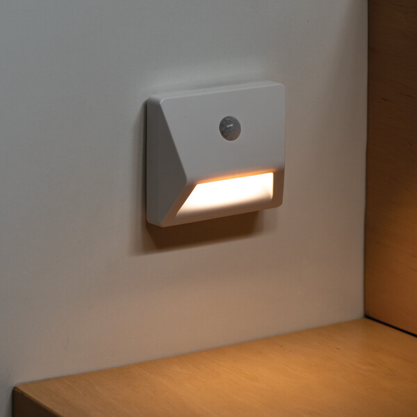 KANLUX  IRS Nattlampa  3xAAA - 2
