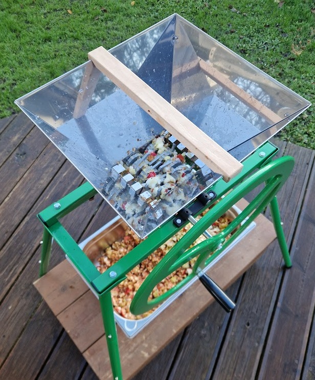 Handmatige fruitmolen Hobby 9 met steunpoten - 8