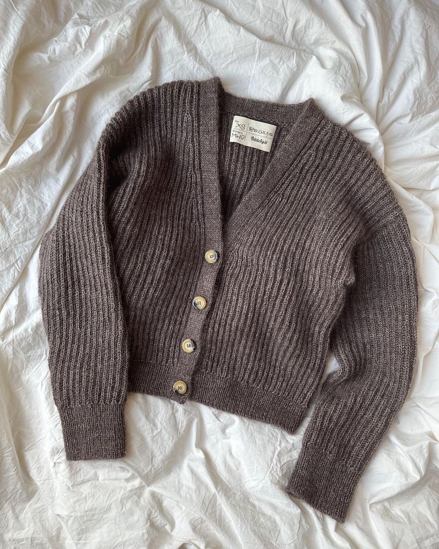 PetiteKnit Agnete Cardigan (19 m patent st 3) - 2